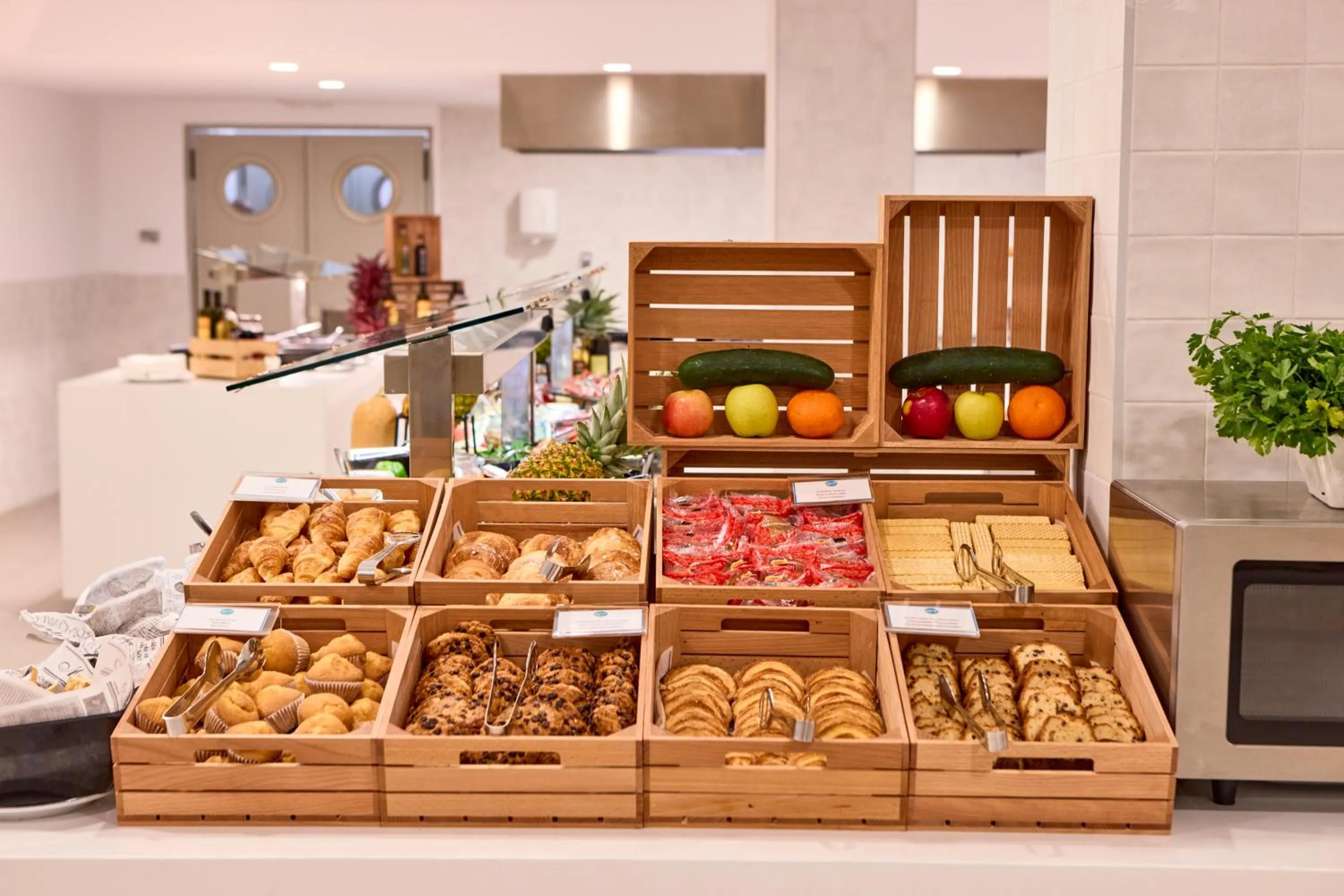 Food and drinks in AHOI! Urban Beach