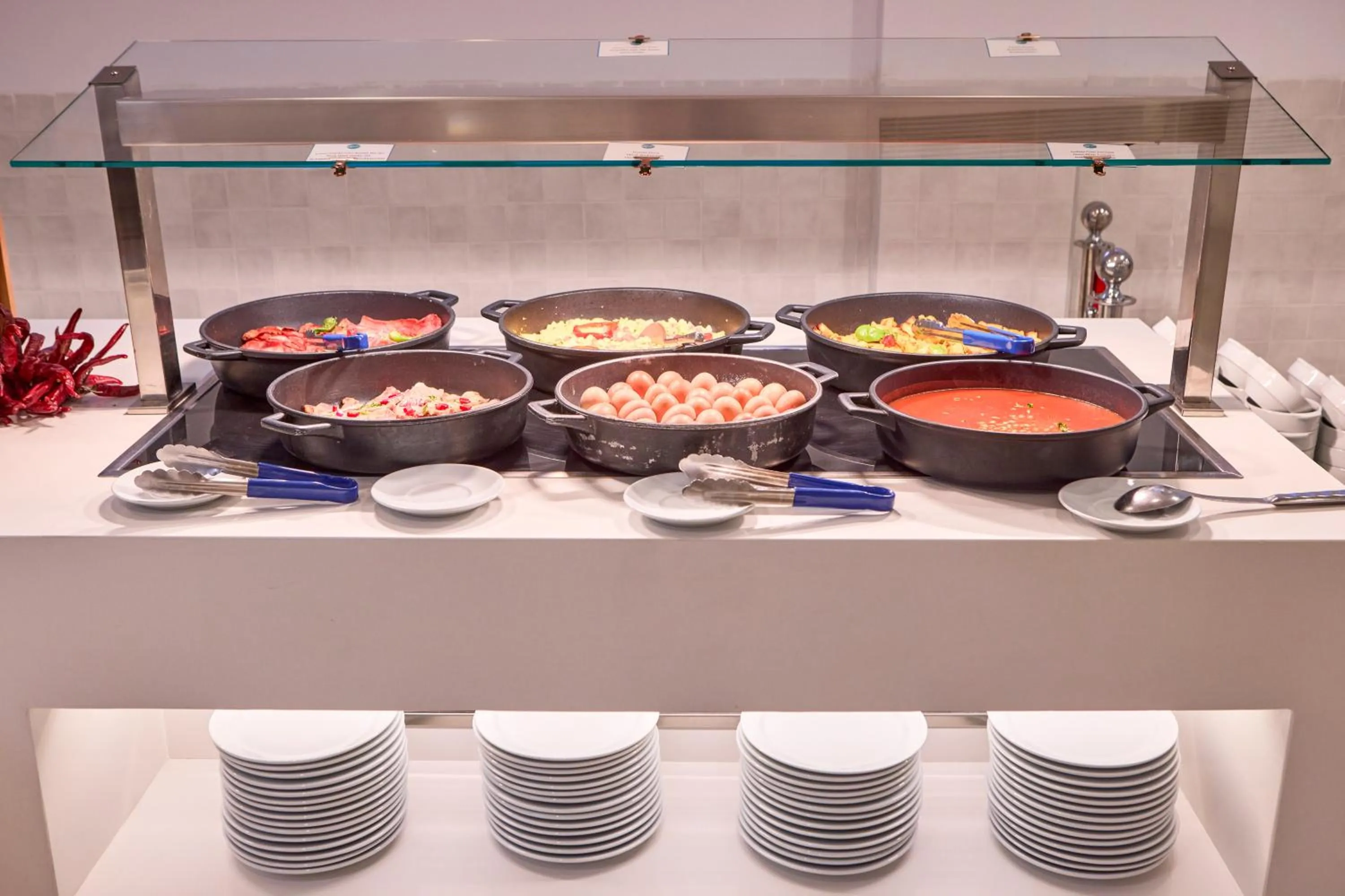 Food and drinks in AHOI! Urban Beach