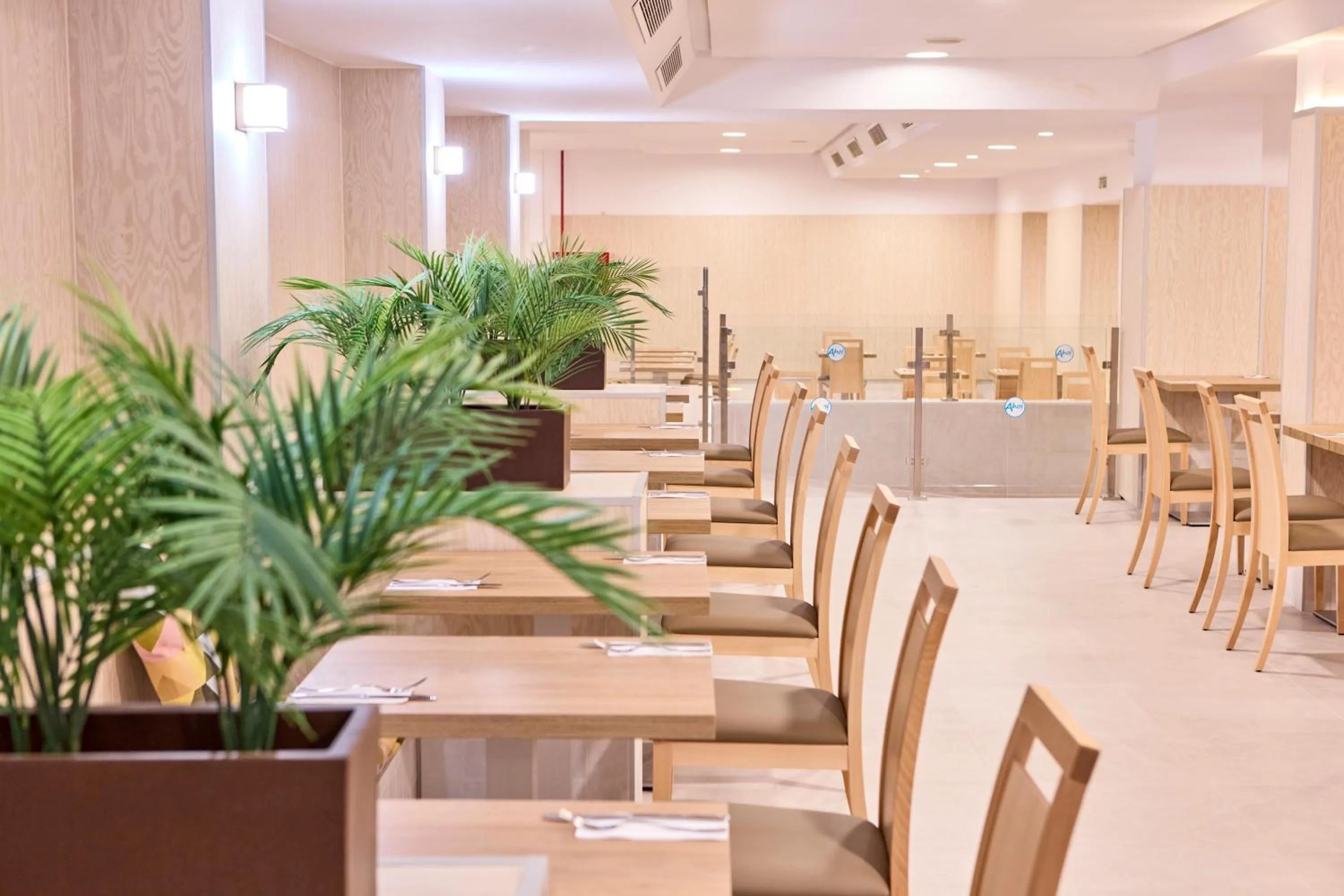 Restaurant/places to eat in AHOI! Urban Beach