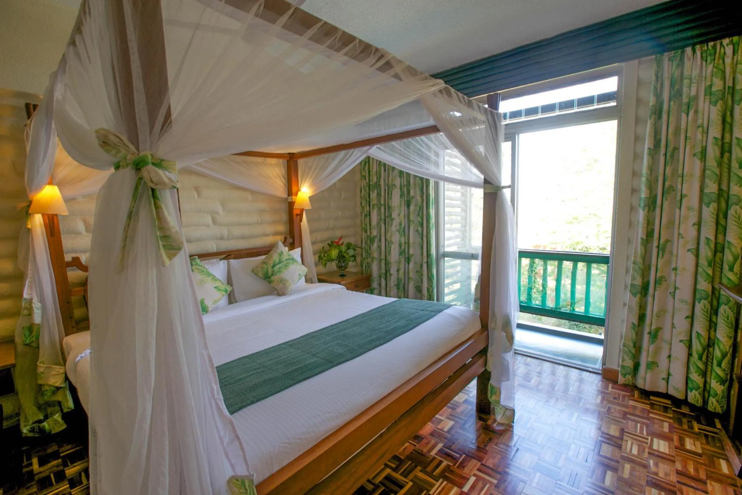 Living room, Bed in Taita Hills Safari Resort & Spa