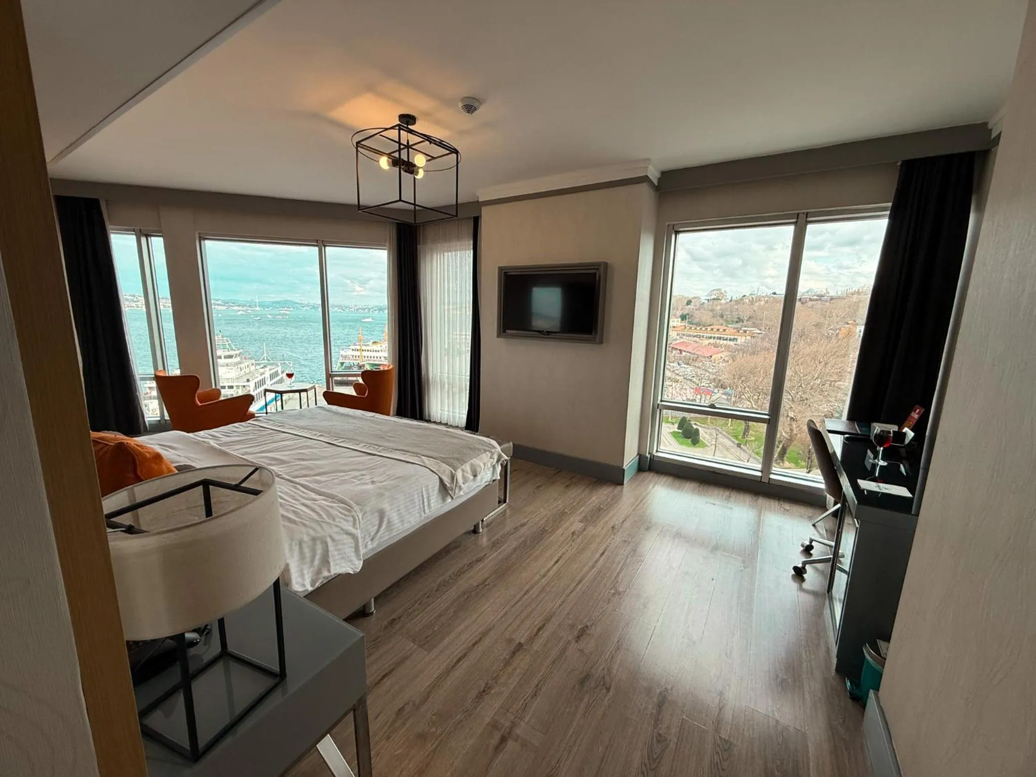 Photo of the whole room, Bed in Manesol Old City Bosphorus