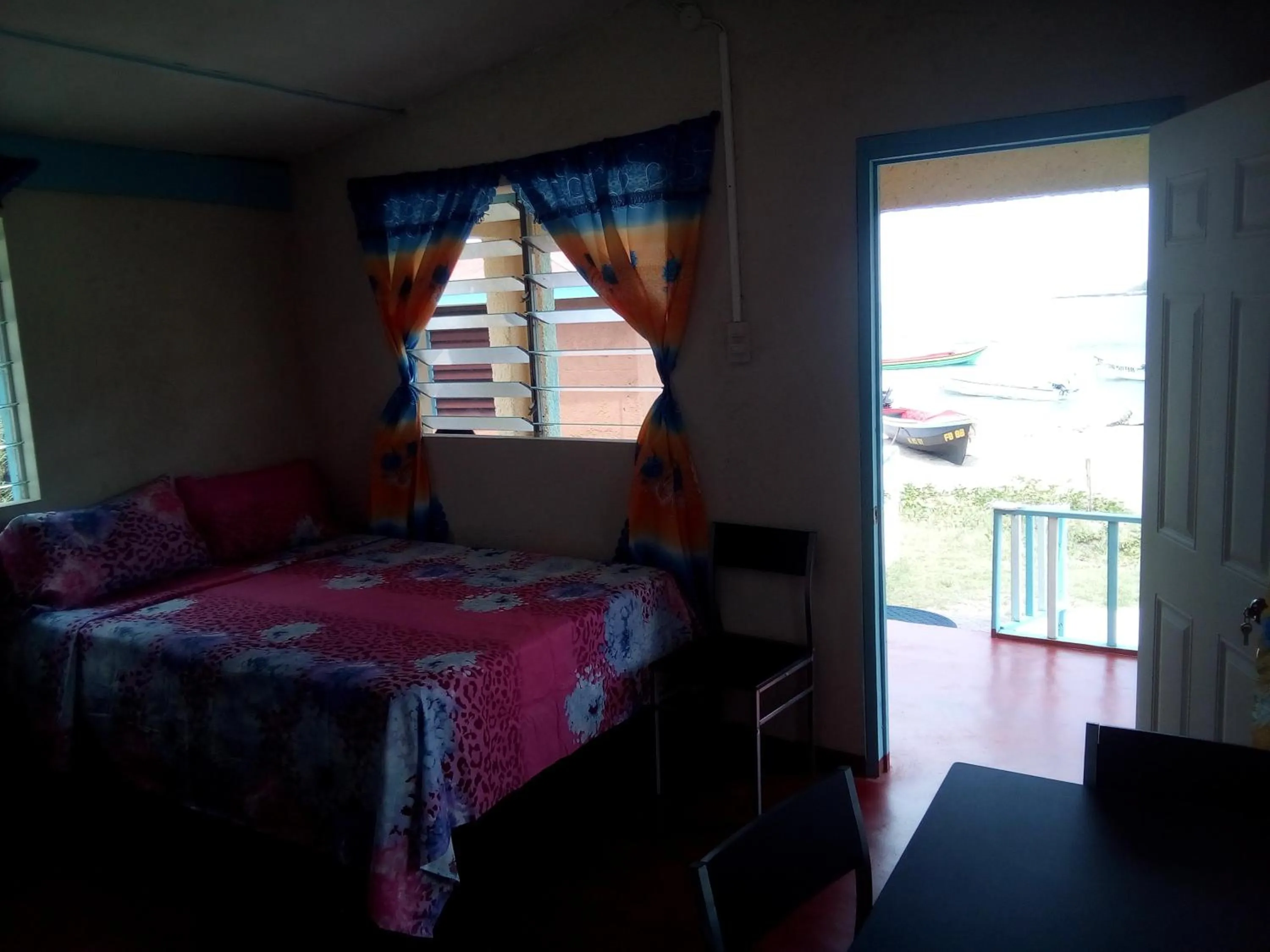 Bed in Waikiki Guest House