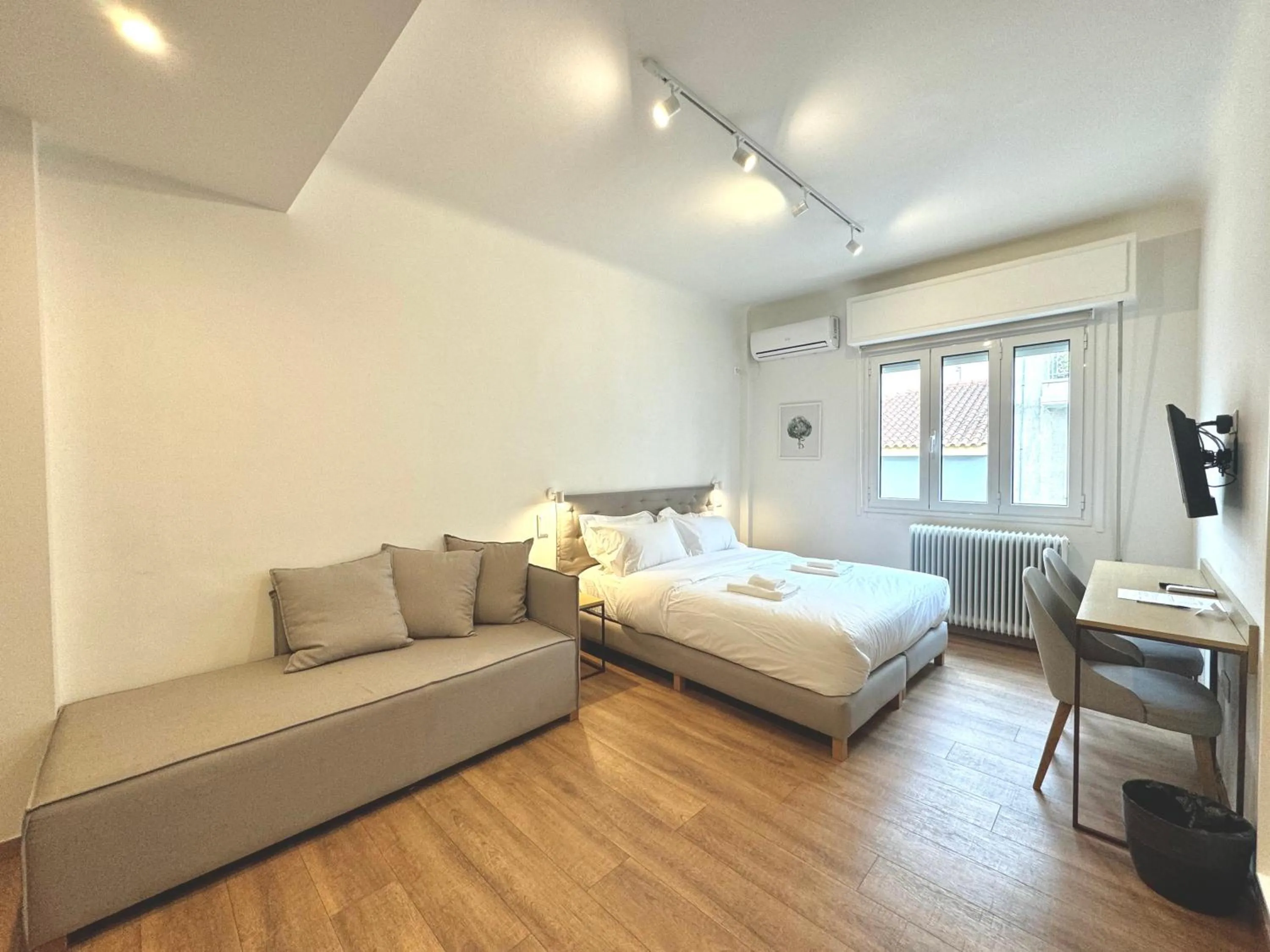 Photo of the whole room in Voulis Best Global Home