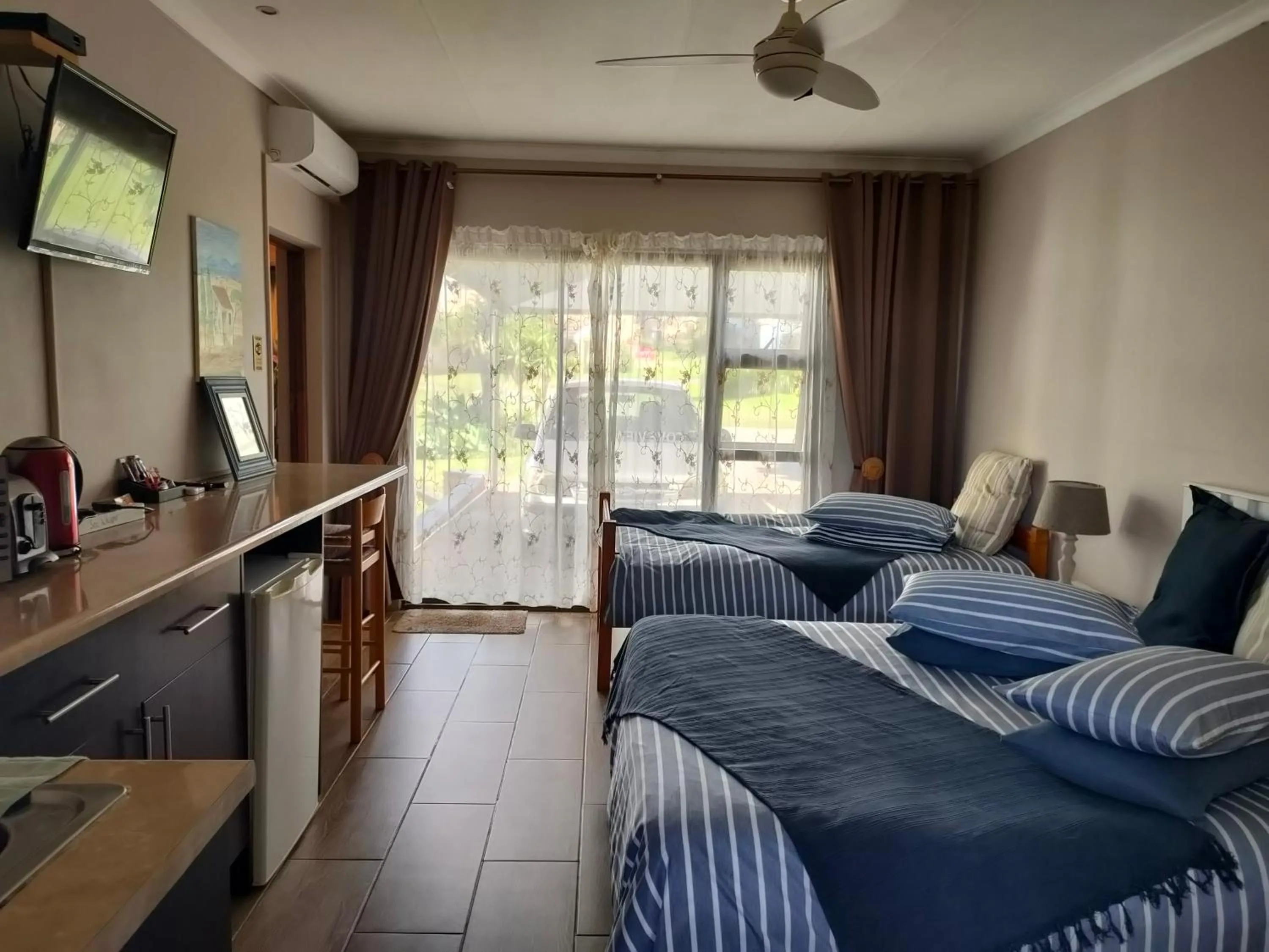 Bedroom, Bed in Cove View B&B