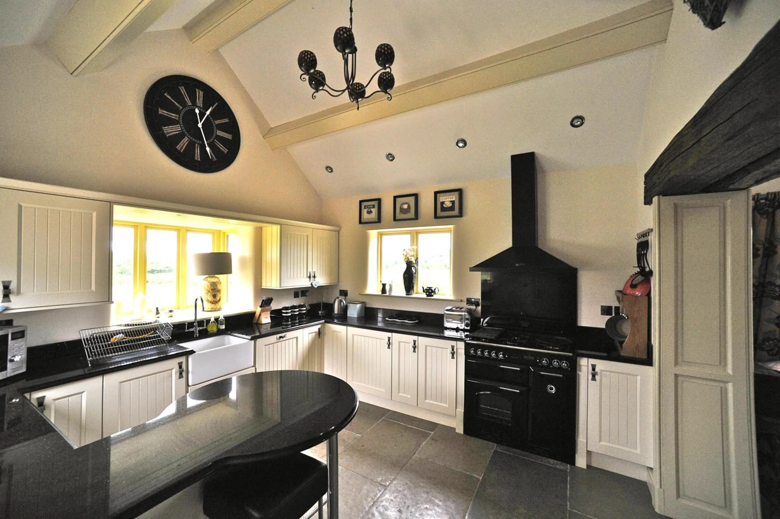 Kitchen or kitchenette in Black Horse Beamish