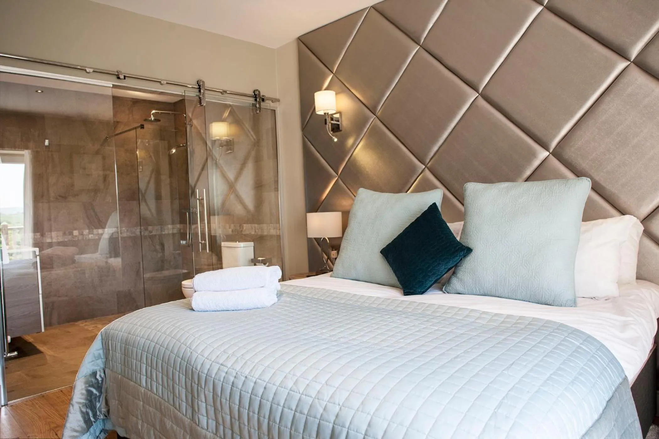 Bedroom, Bed in Black Horse Beamish