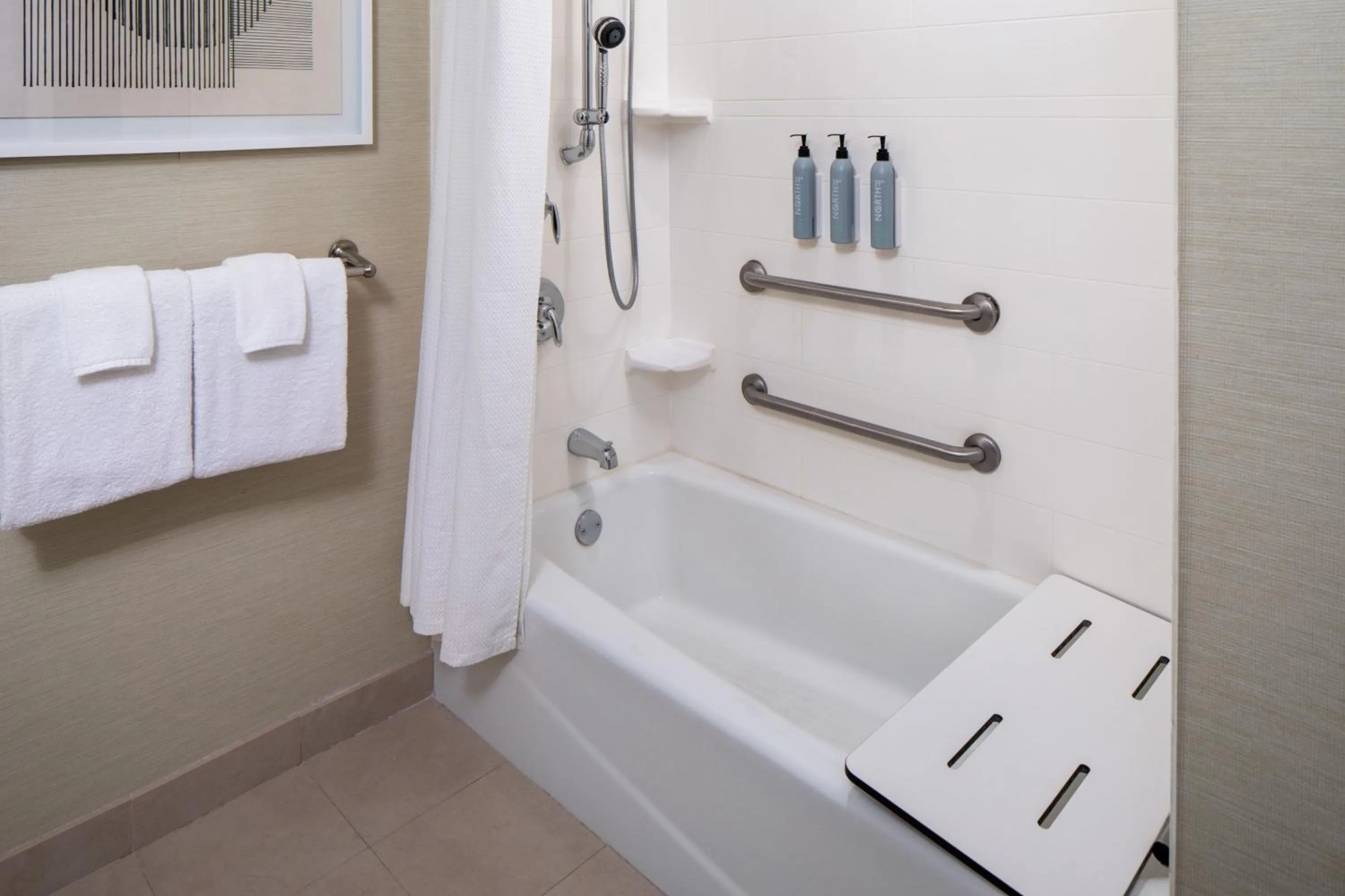 Bathroom in Courtyard by Marriott Charleston Downtown/Civic Center