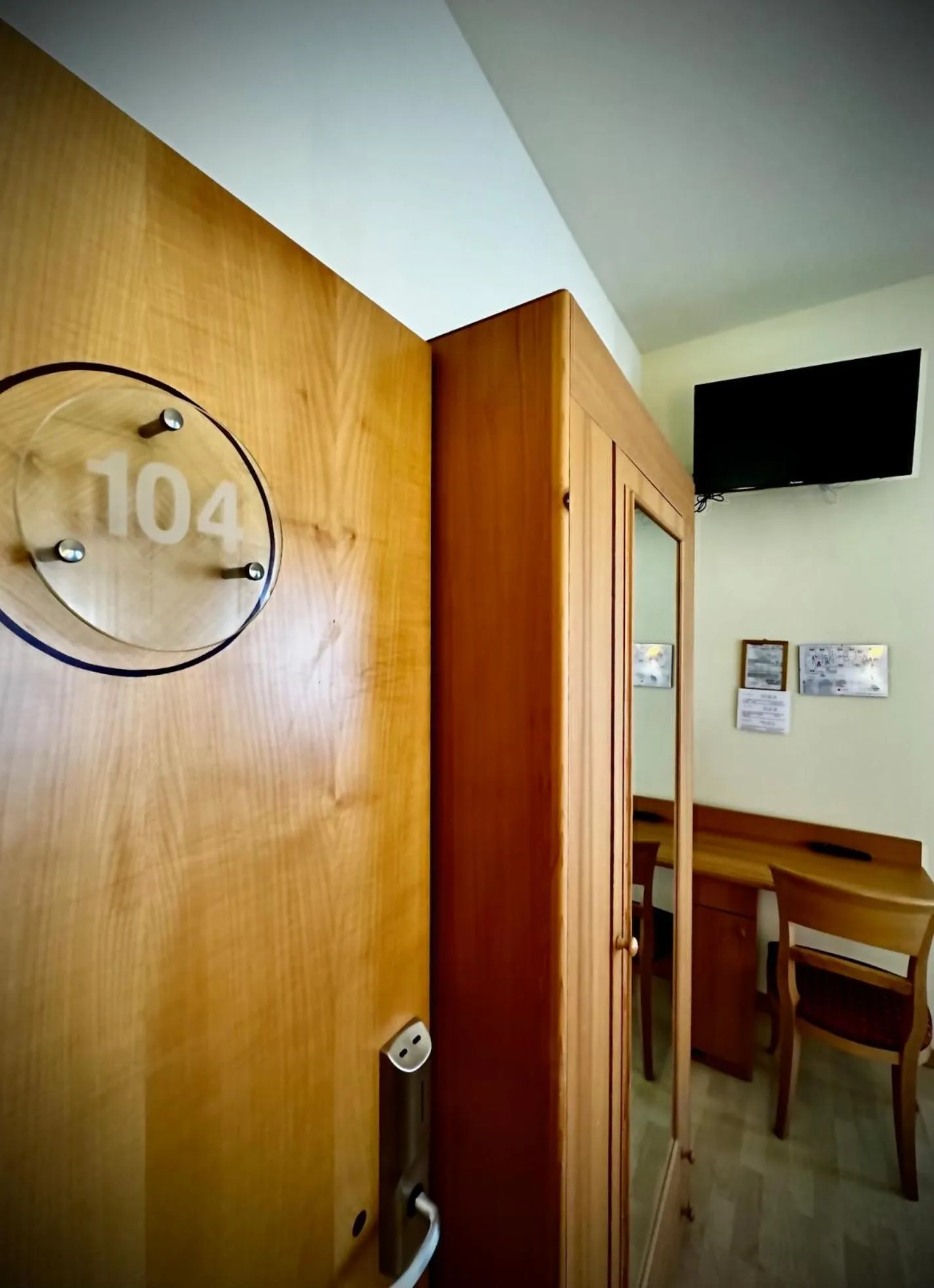 wardrobe in Hotel Ponte Molo