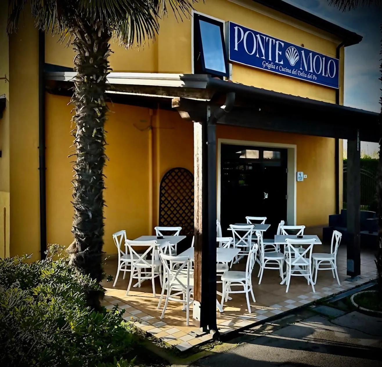 Property building in Hotel Ponte Molo