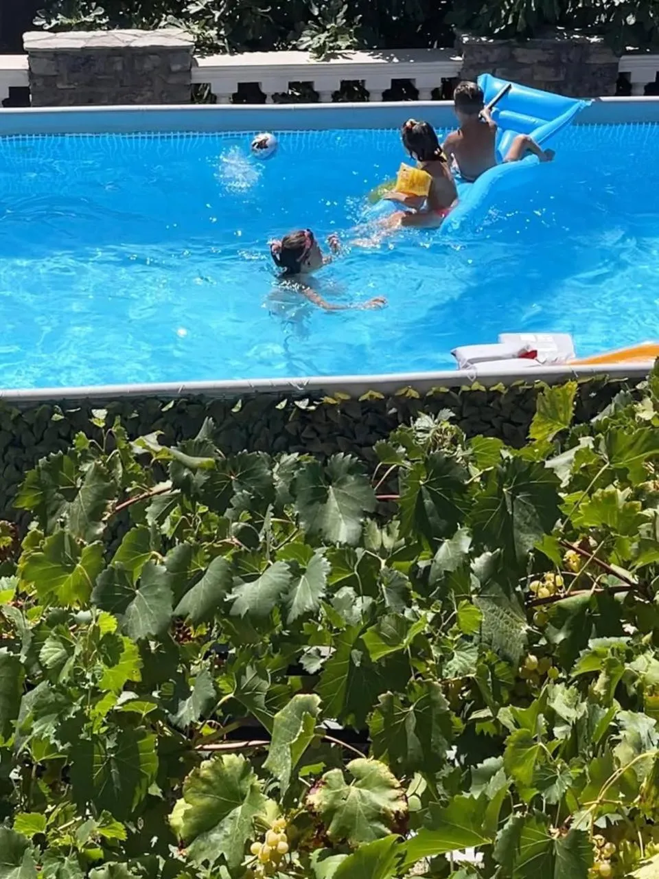 Family House with pool & sea view