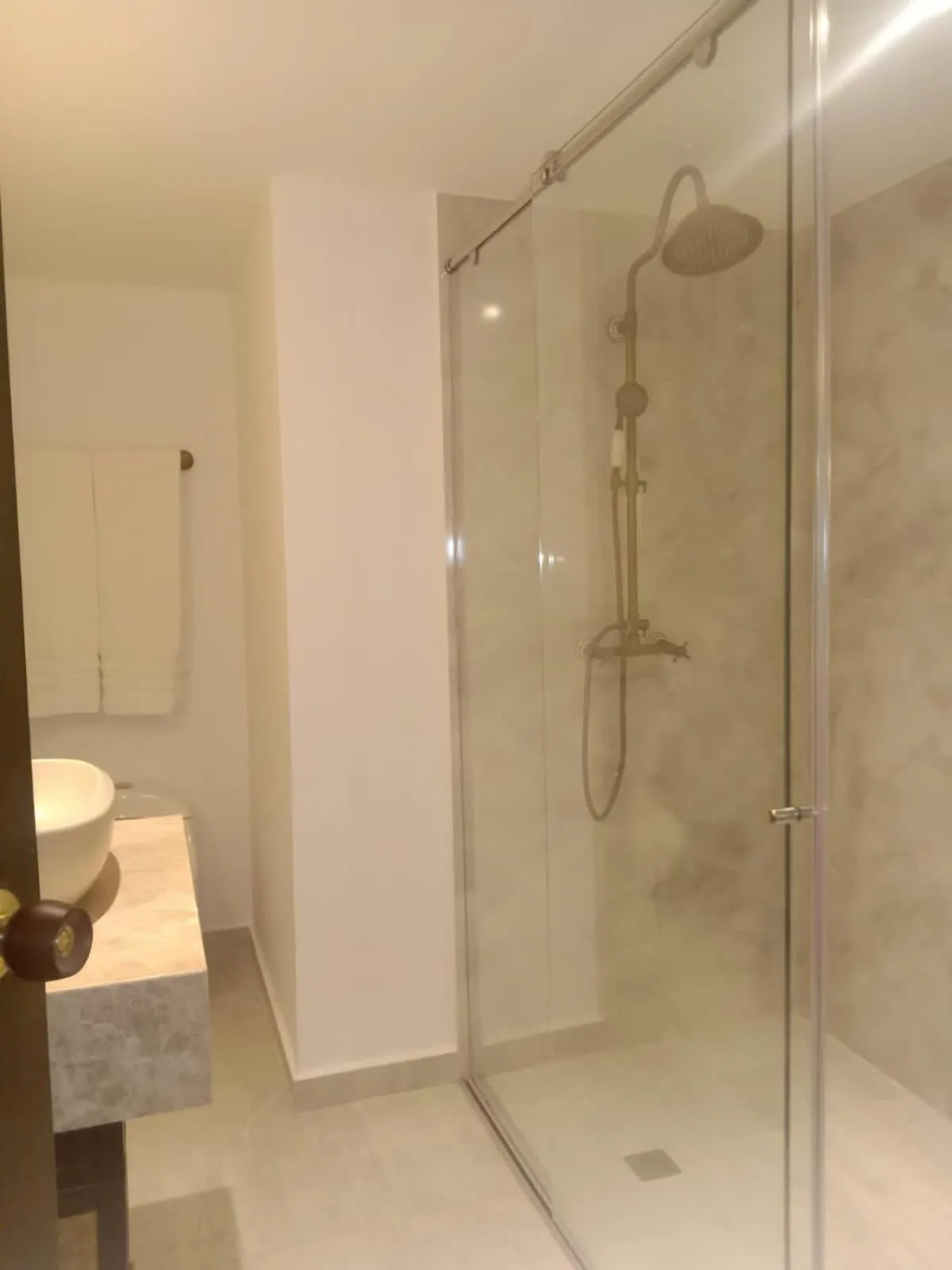Shower in Hotel Dorado Plaza Boutique Calle del Arsenal