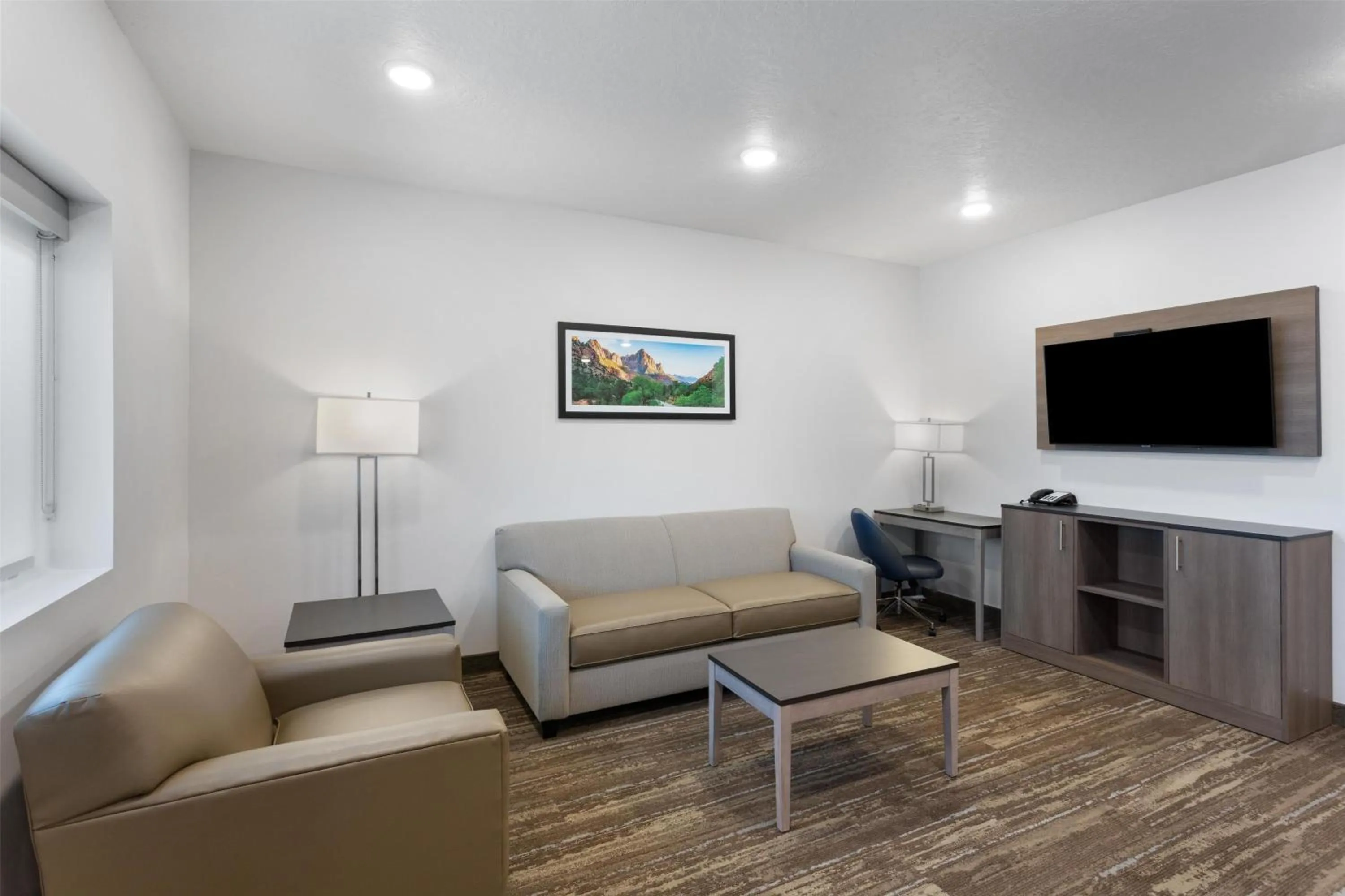 Photo of the whole room in Best Western Plus Landmark Hotel