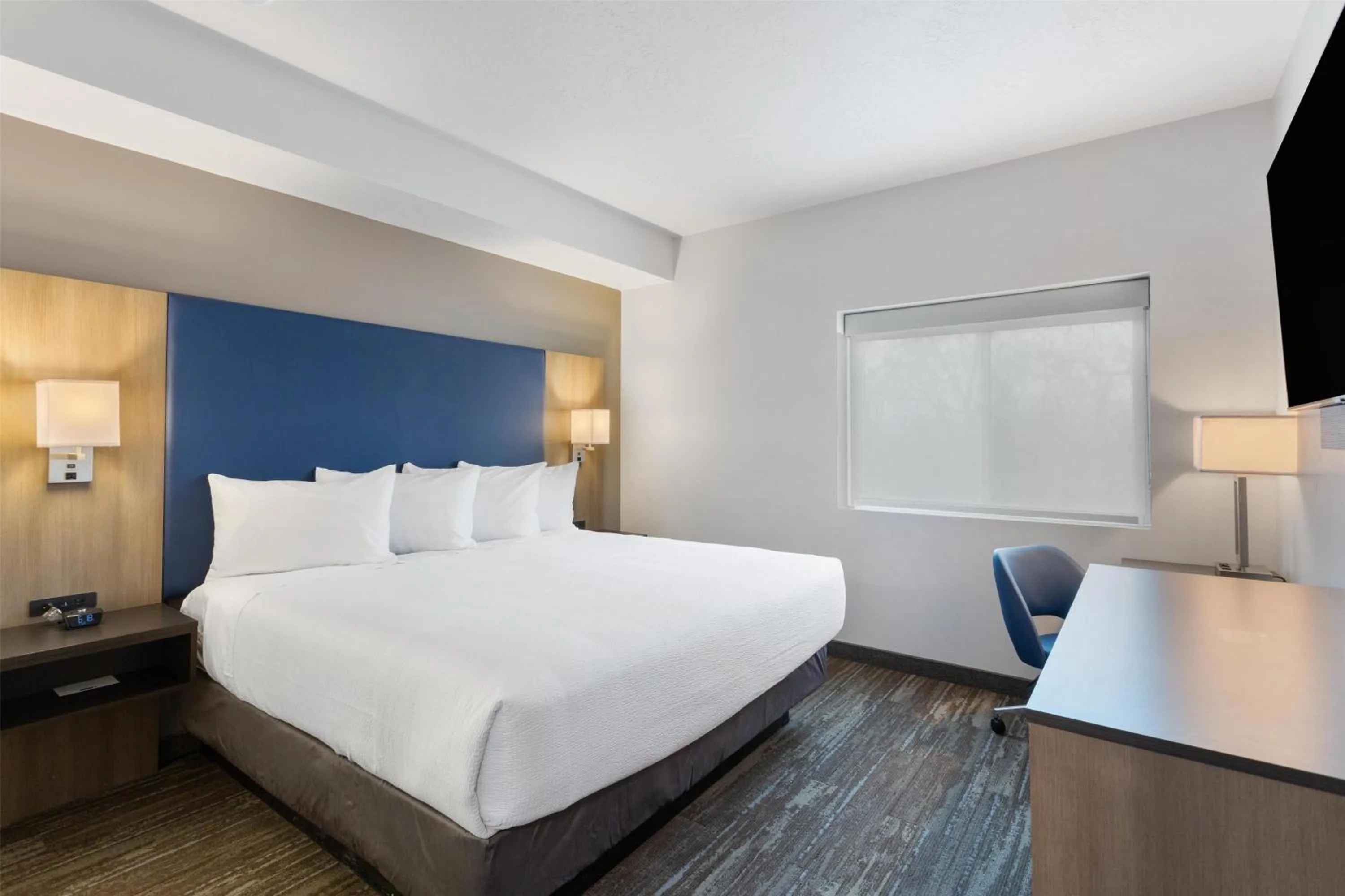 Bedroom, Bed in Best Western Plus Landmark Hotel