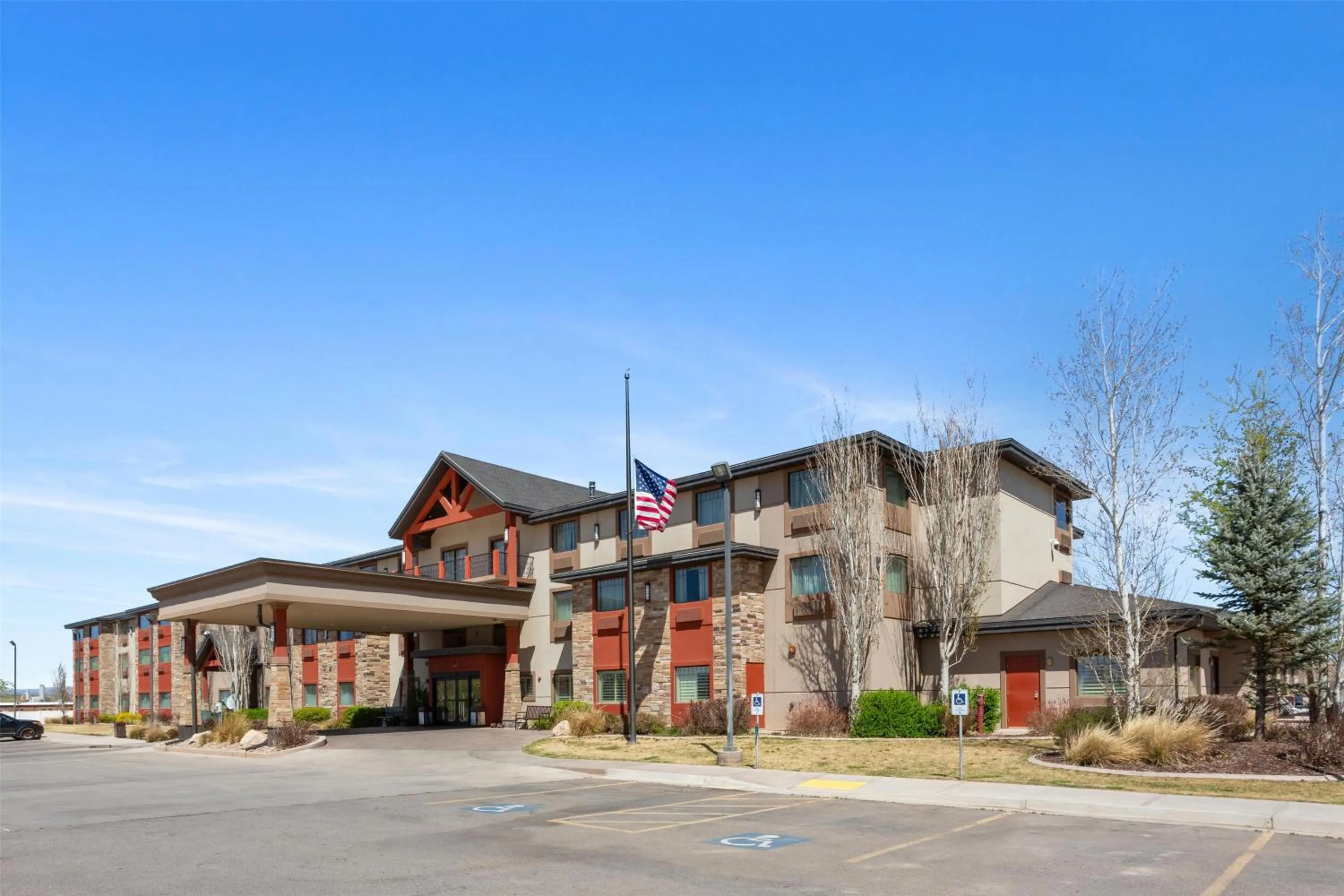 Property building in Best Western Plus Landmark Hotel