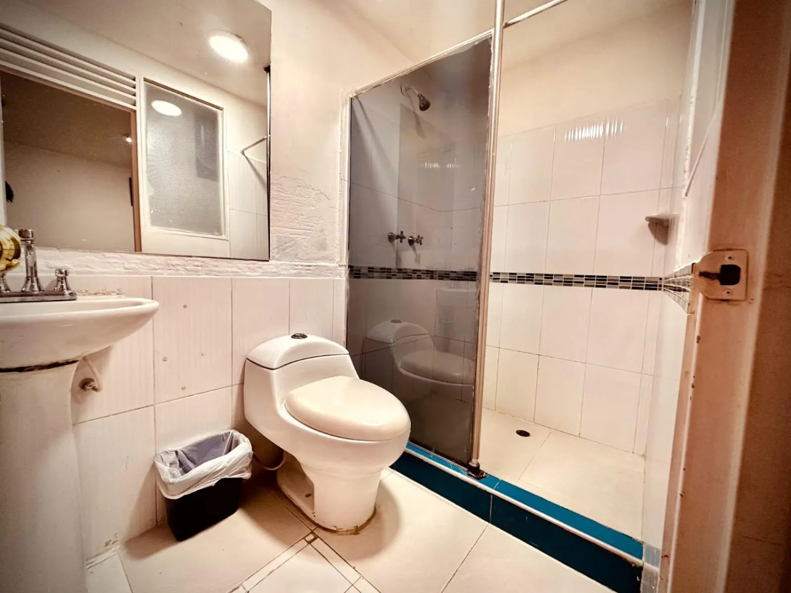 Shower in Bogotá Elite