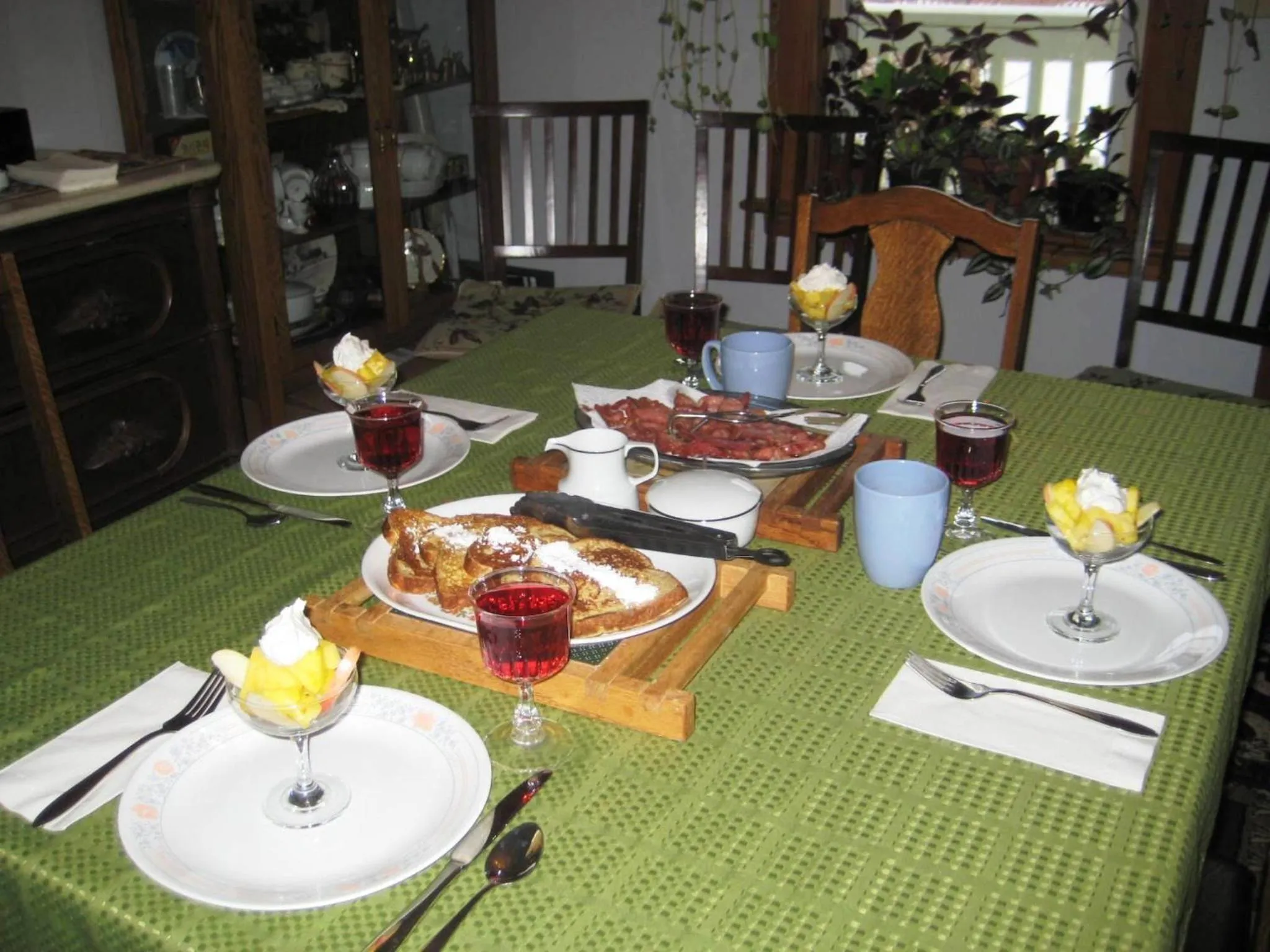 American breakfast in Phoenix House B&B