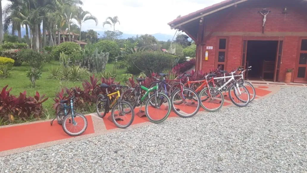 Cycling in Hotel Campestre Los Tucanes