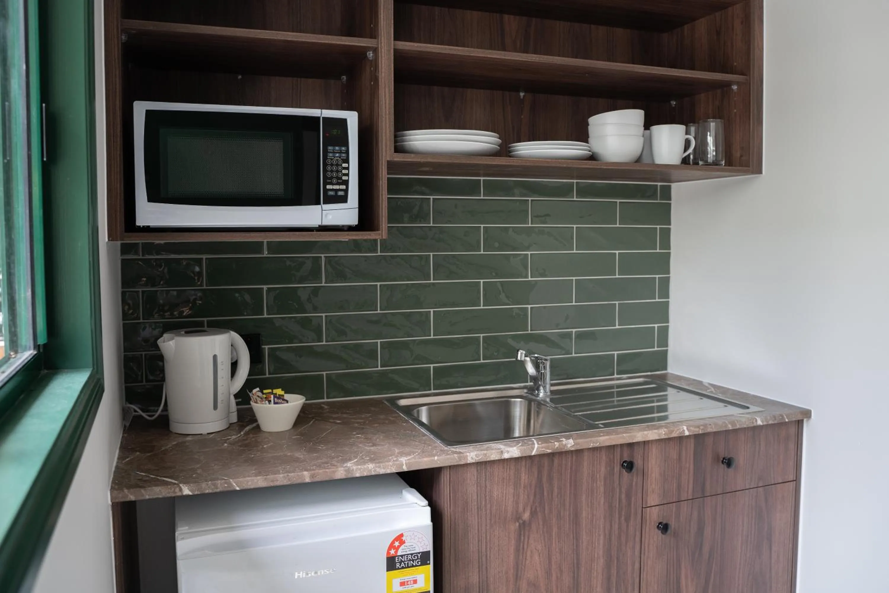 Coffee/tea facilities in Wallaby Hotel