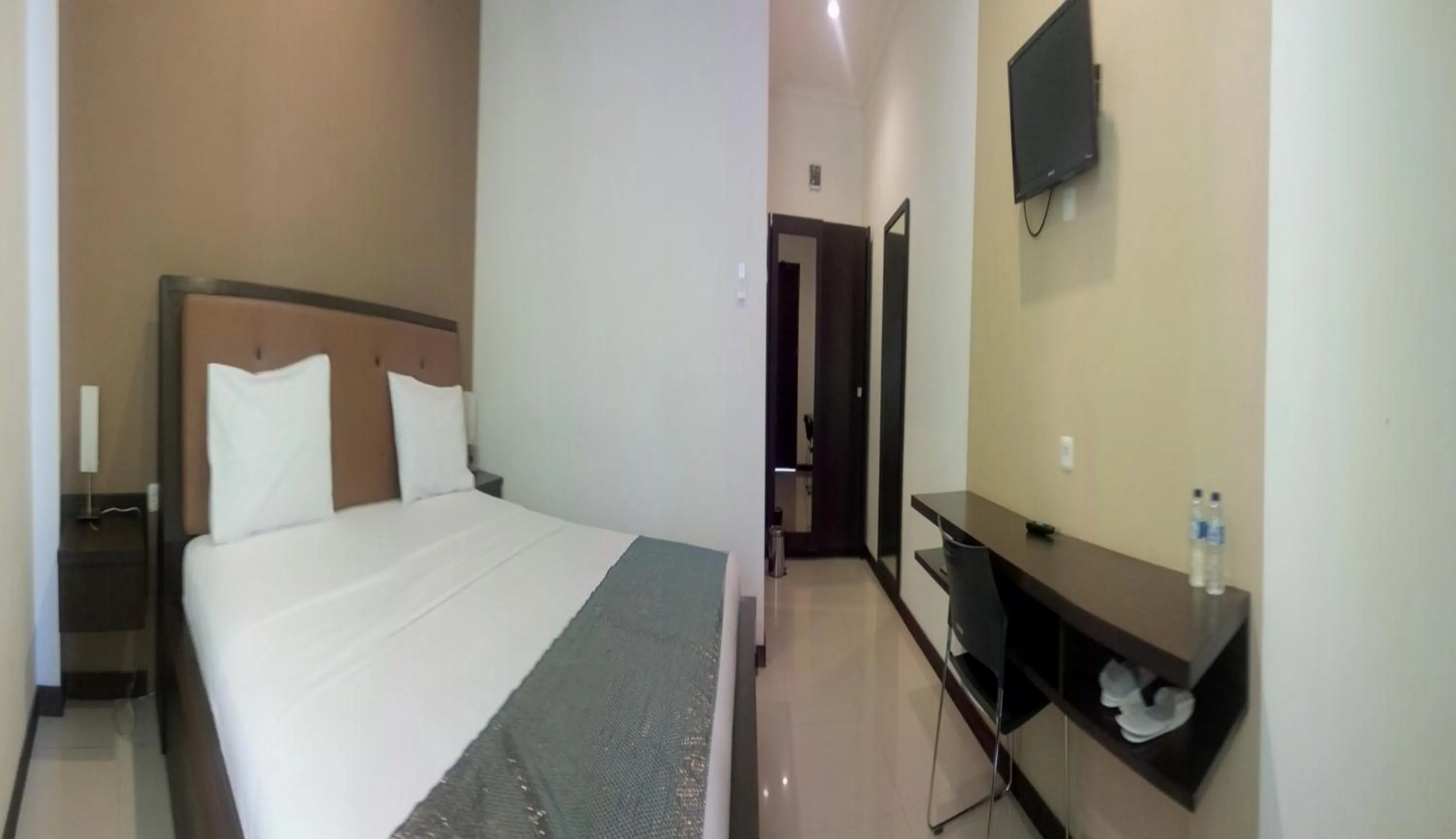 Bedroom in Jazz Hotel Palu