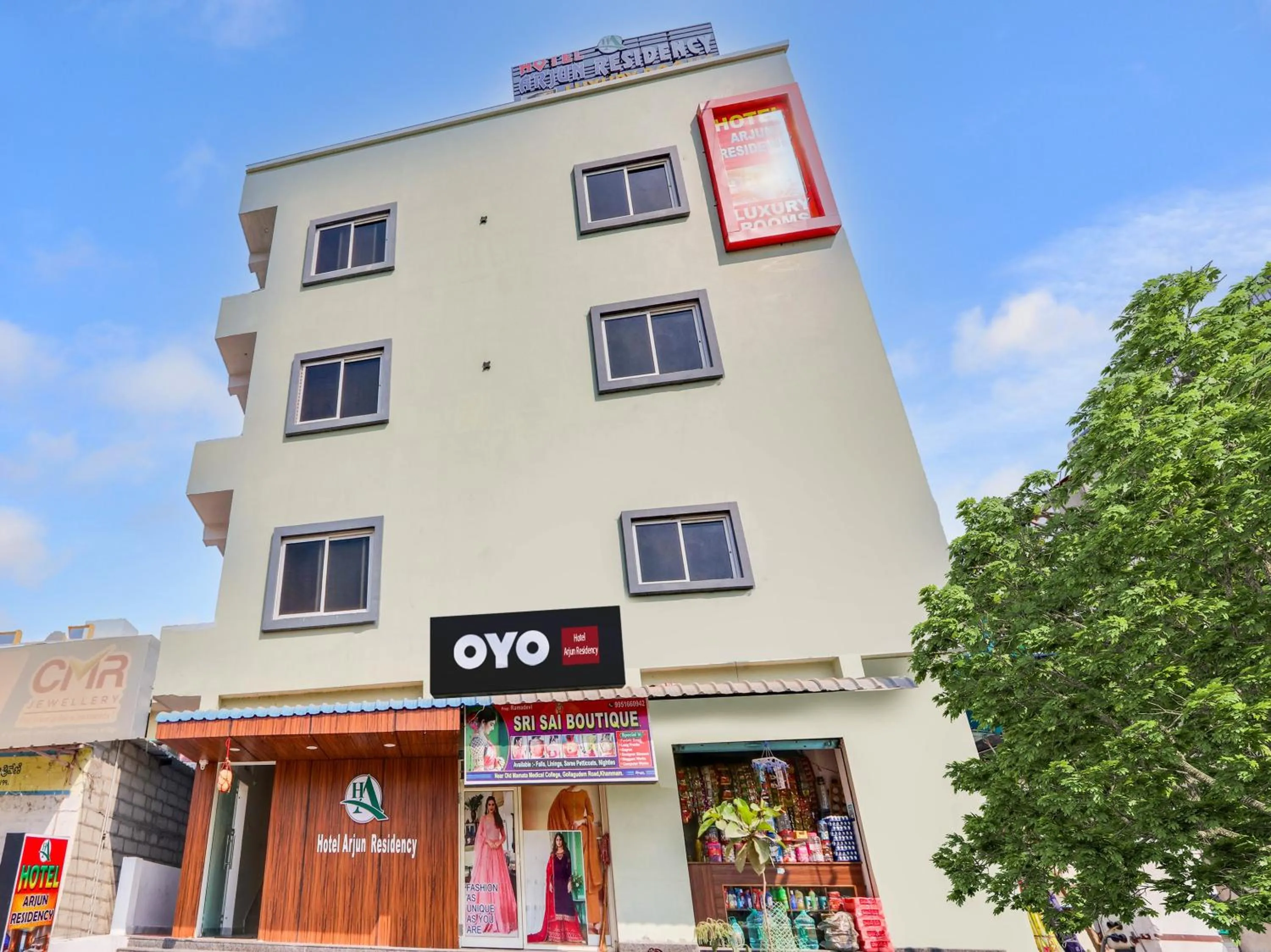 Facade/entrance in Super Hotel O Arjun Residency