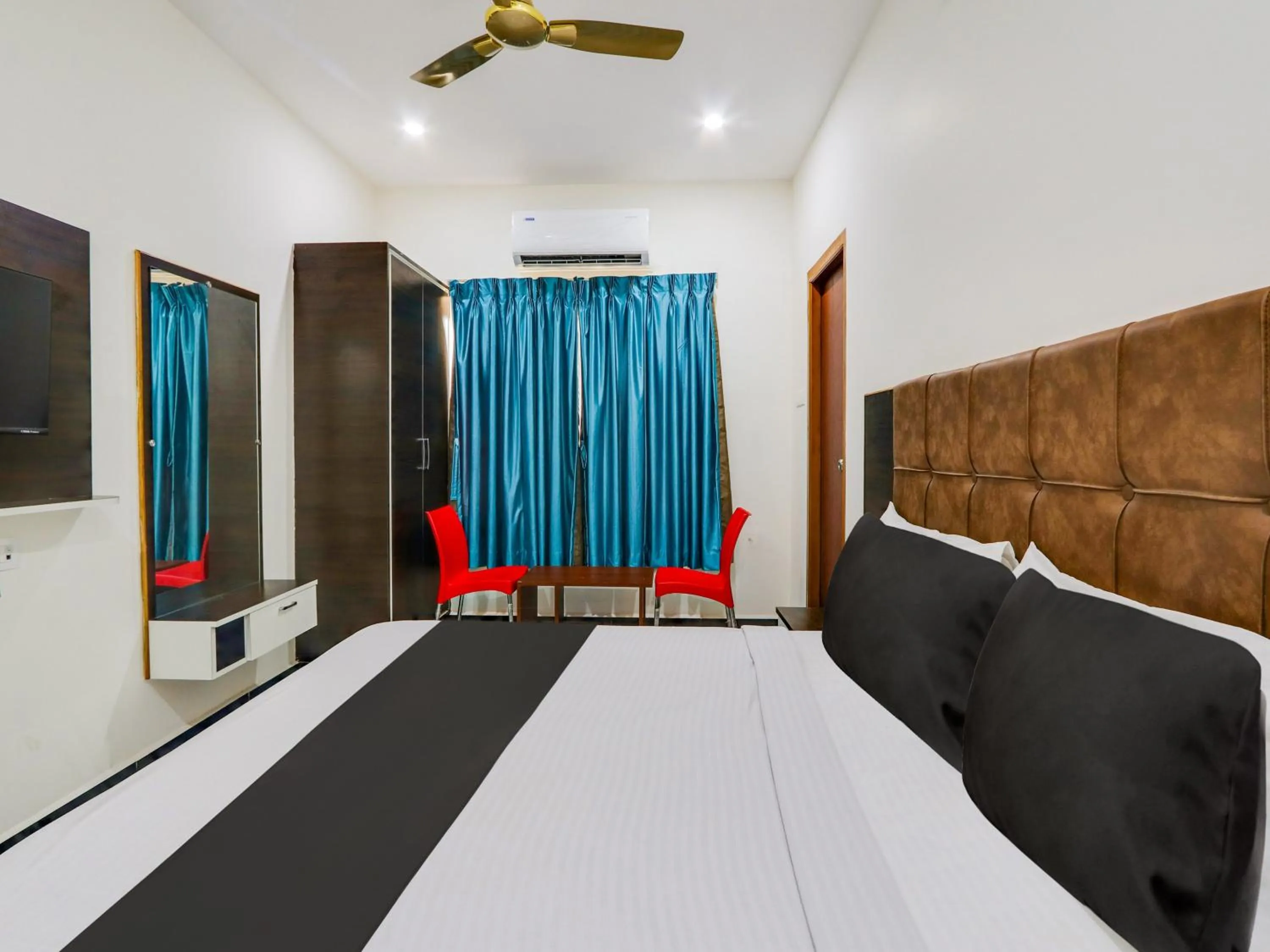 Bedroom, Bed in Super Hotel O Arjun Residency