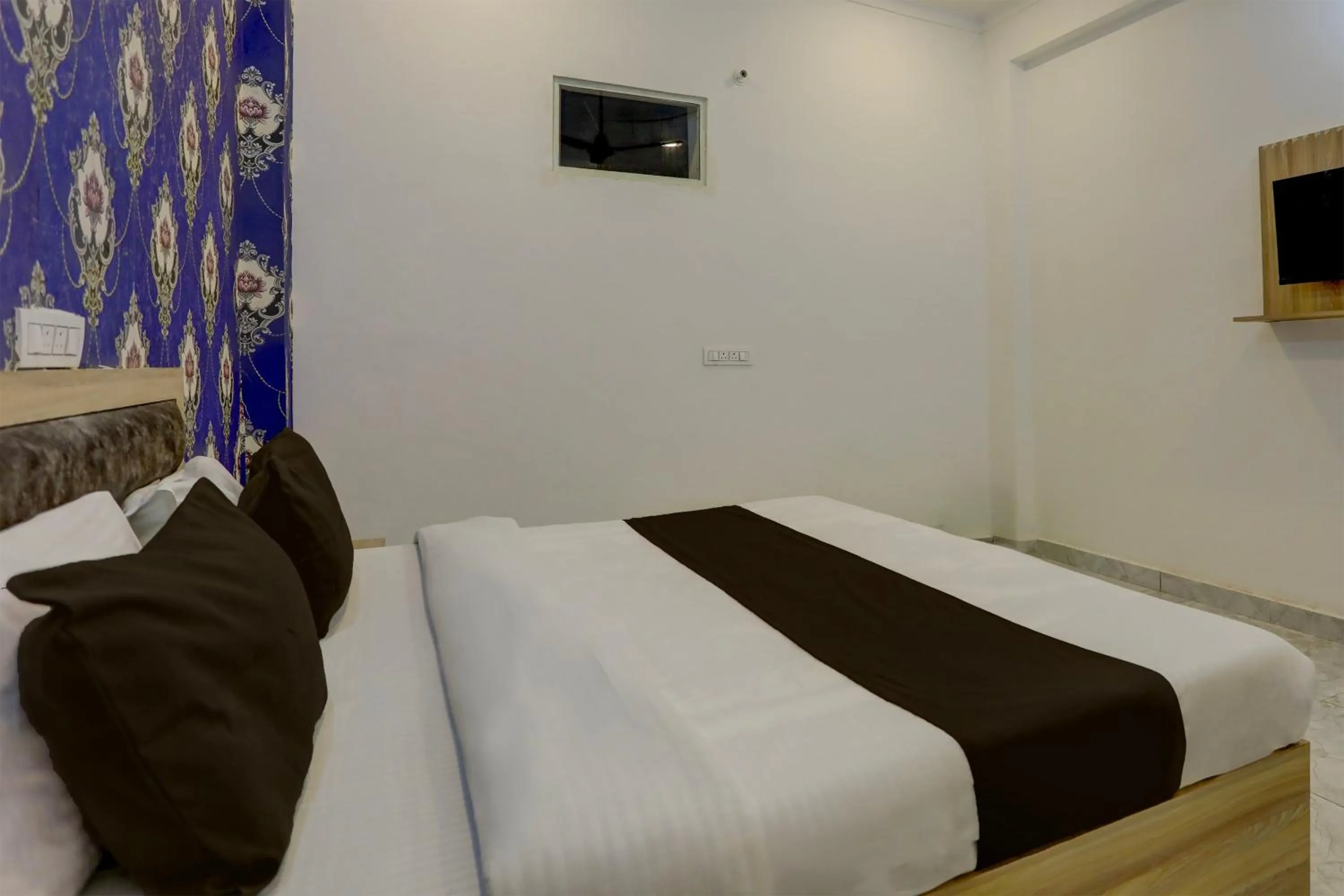 Bedroom in Hotel O BR INN