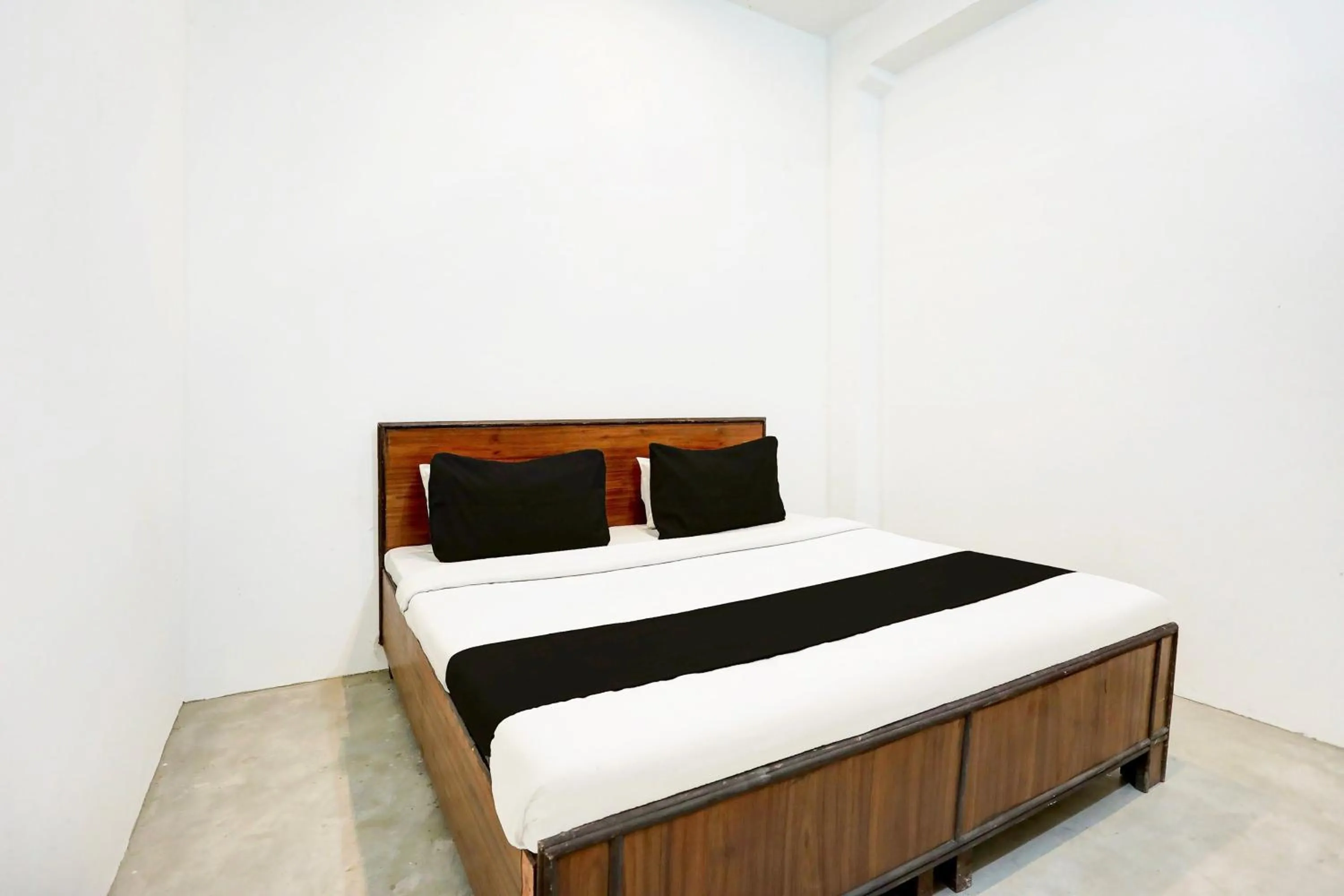 Bedroom, Bed in Hotel O D.K. PALACE HOTEL & ROOMS