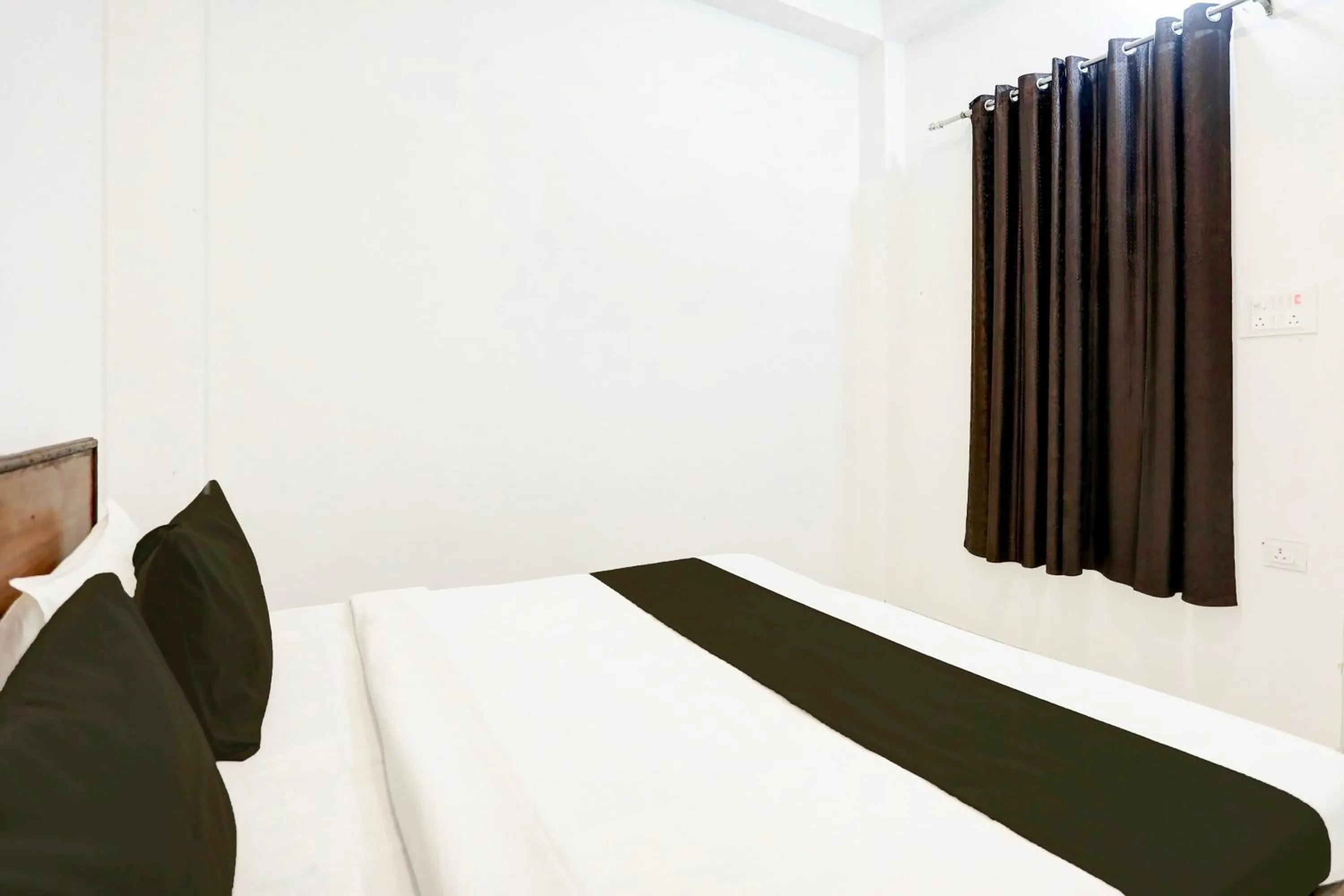 Bedroom, Bed in Hotel O D.K. PALACE HOTEL & ROOMS