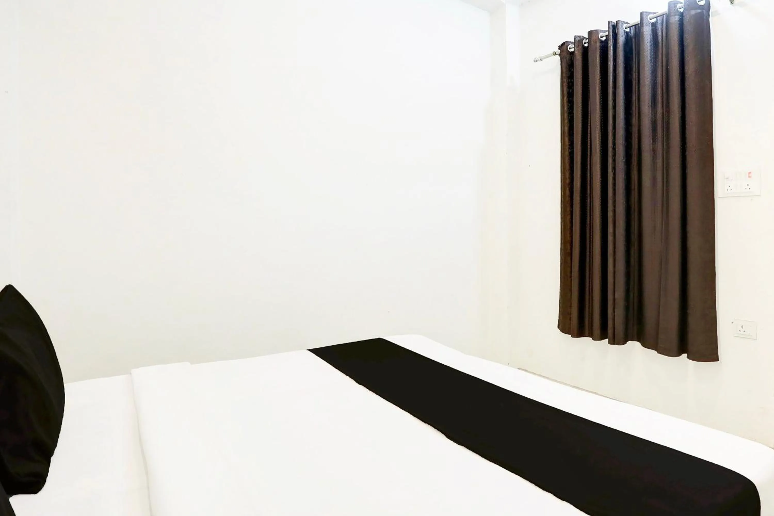 Bedroom, Bed in Hotel O D.K. PALACE HOTEL & ROOMS