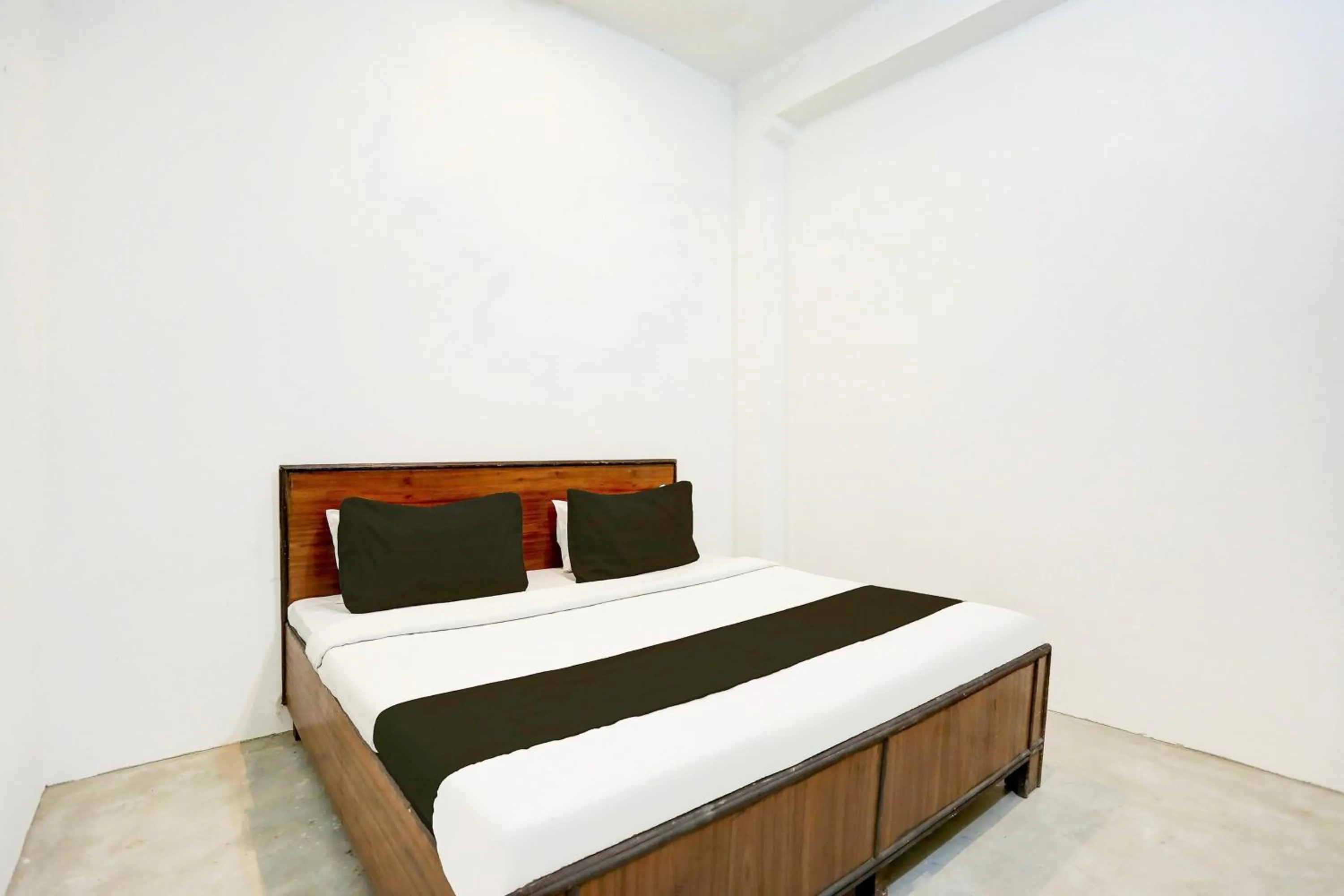 Bedroom, Bed in Hotel O D.K. PALACE HOTEL & ROOMS