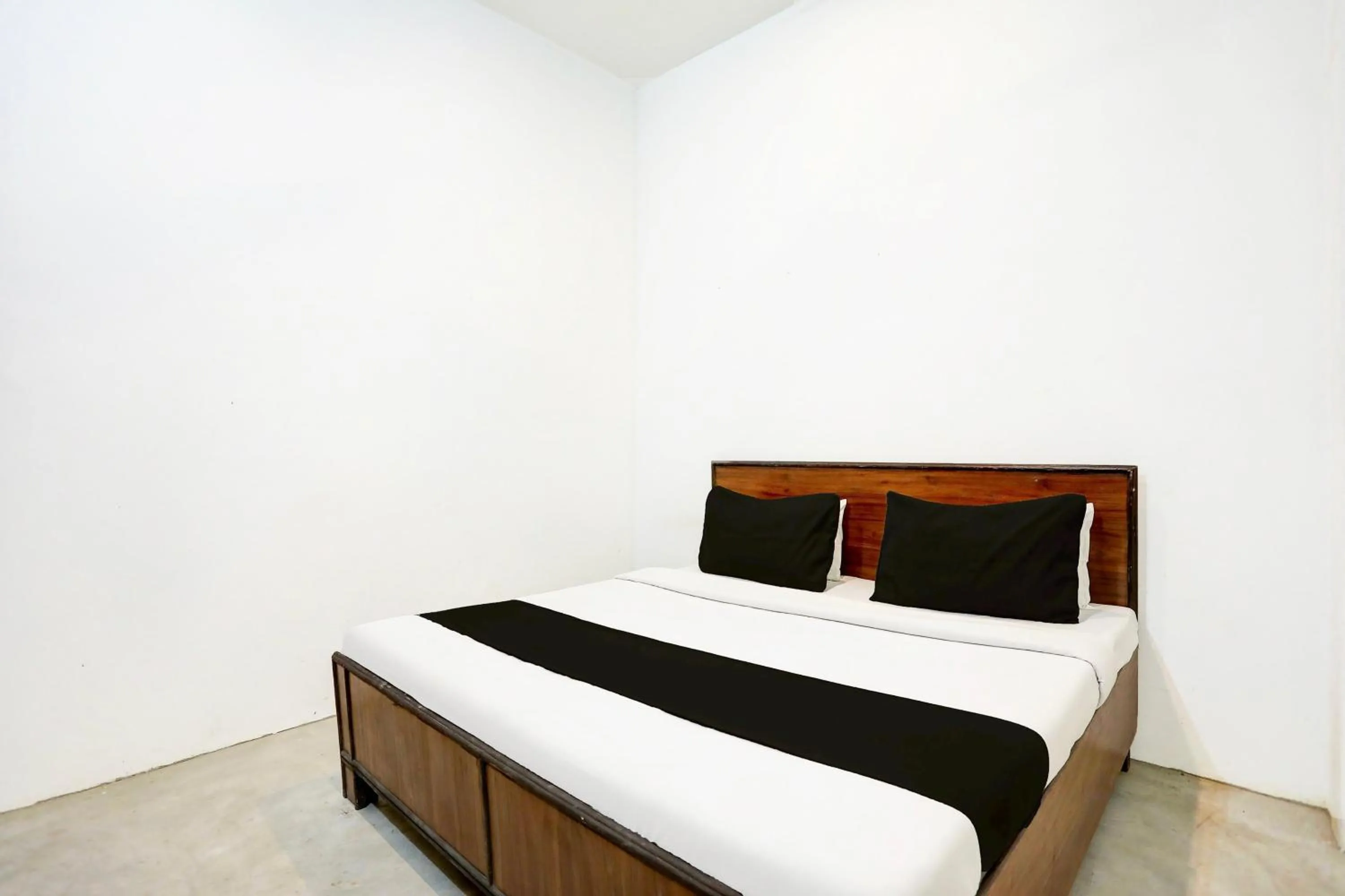 Bedroom, Bed in Hotel O D.K. PALACE HOTEL & ROOMS