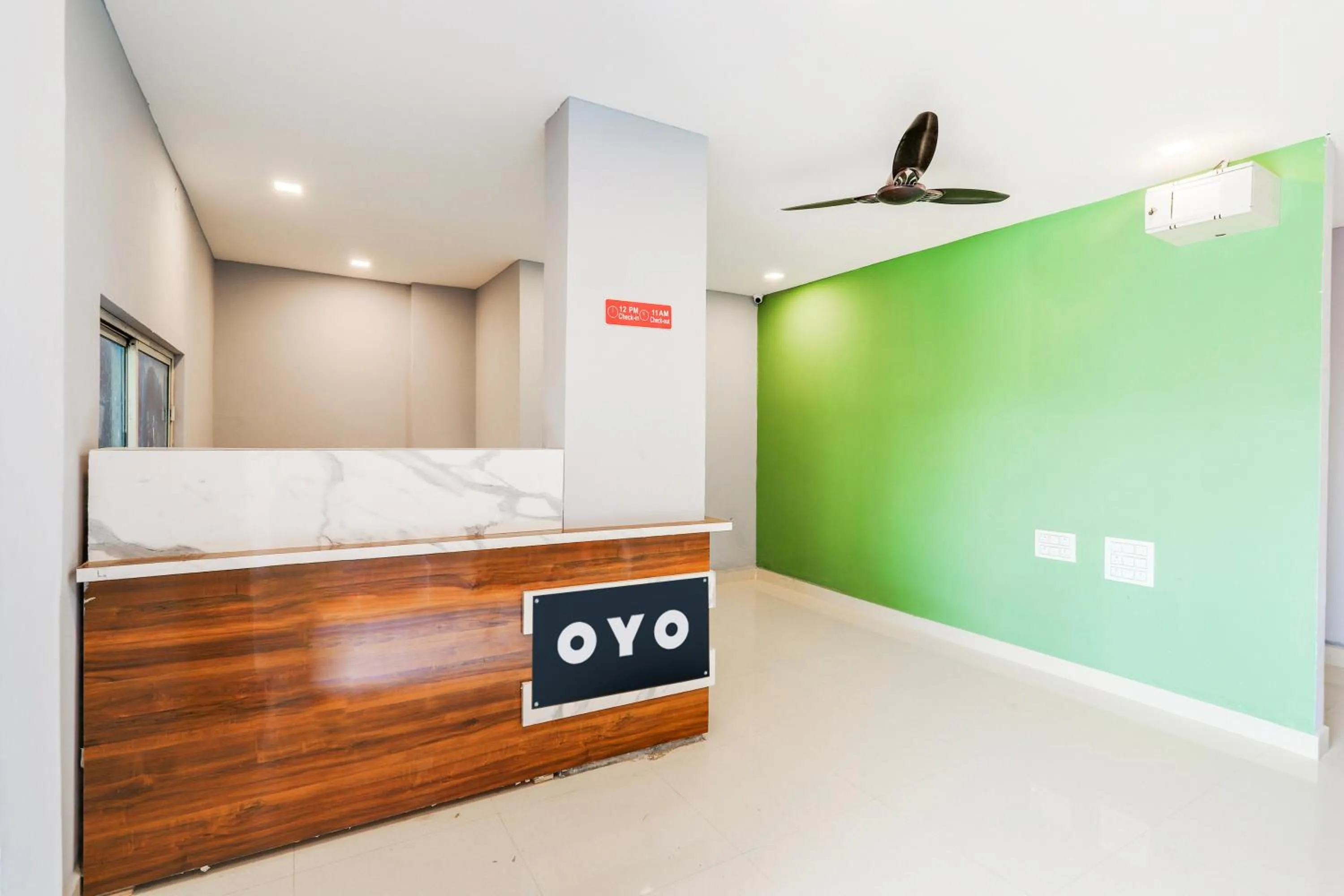 Lobby or reception, Bed in Hotel O Ragas