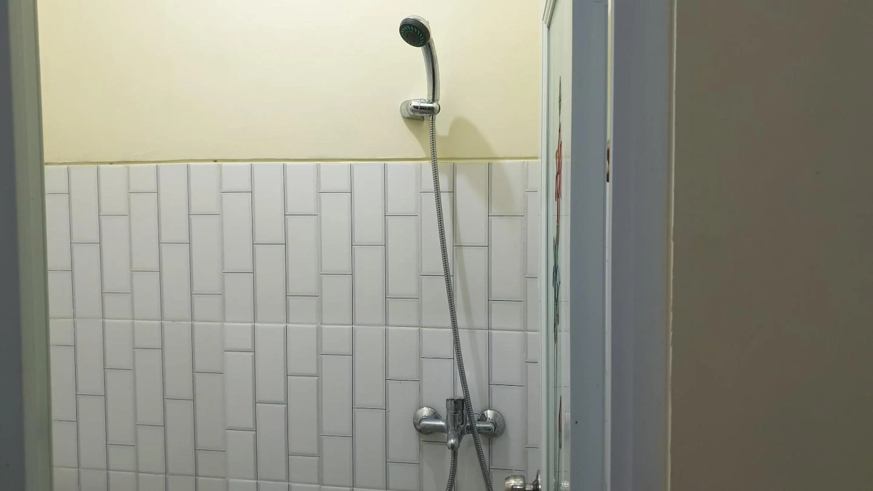 Bathroom in Hotel O Aero Kost Bu Lisa Syariah Near Pasar Tradisional Lawang