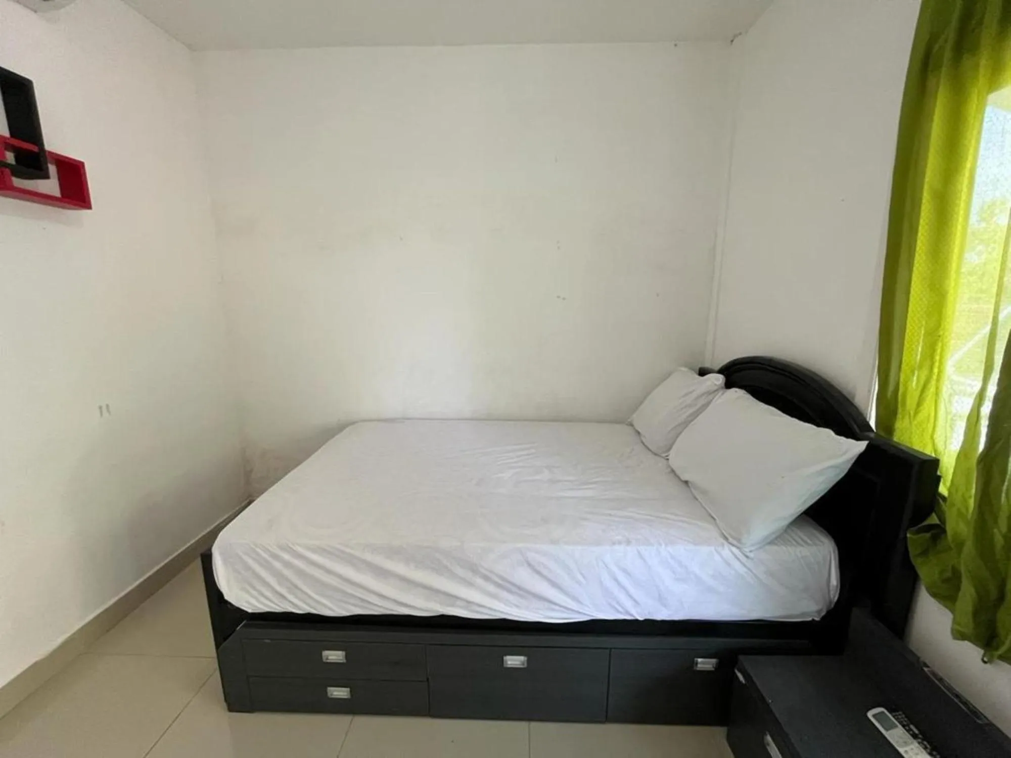 Bedroom, Bed in Hotel O Aero Kost Bu Lisa Syariah Near Pasar Tradisional Lawang