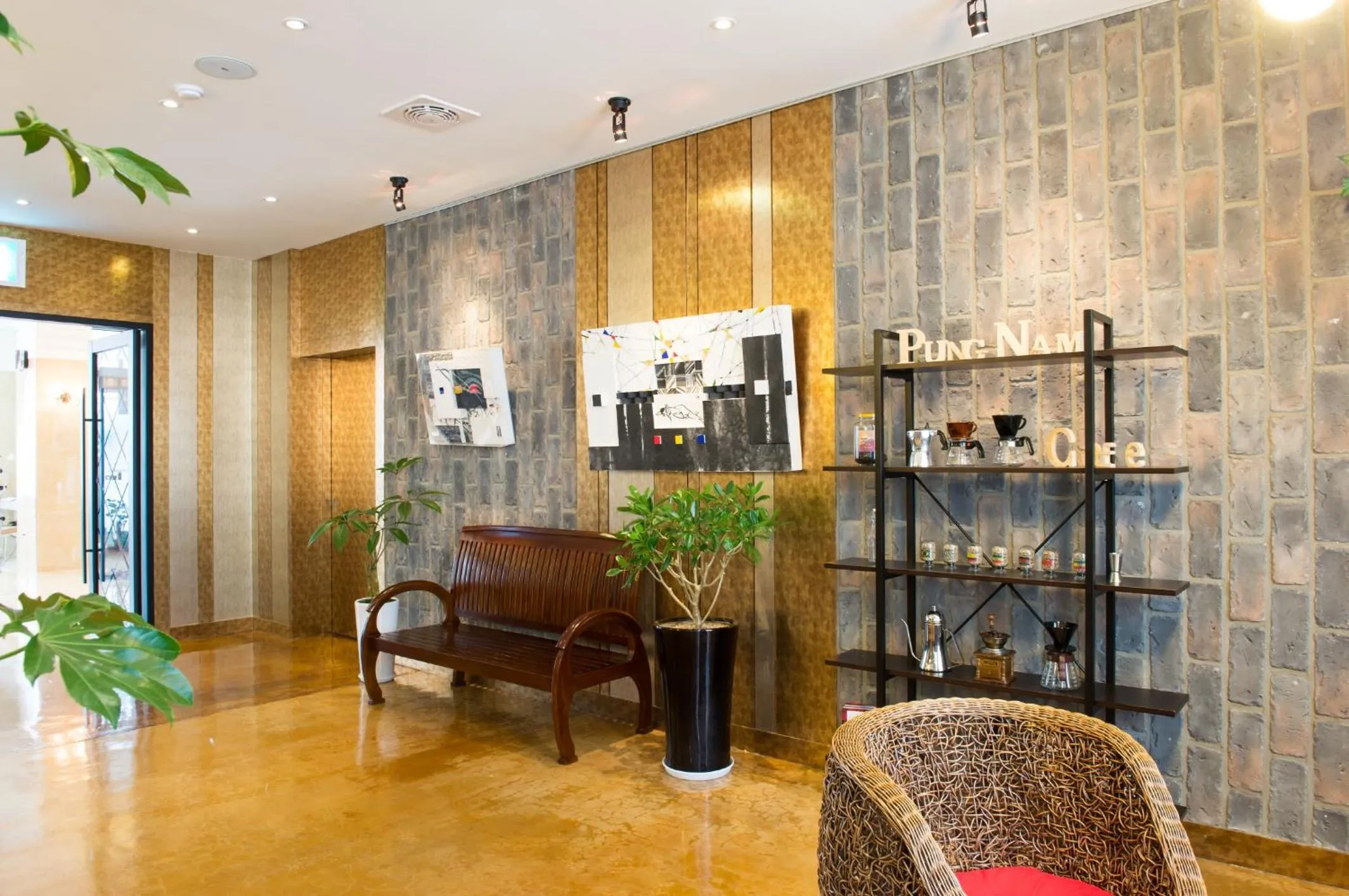 Pungnam Tourist Hotel