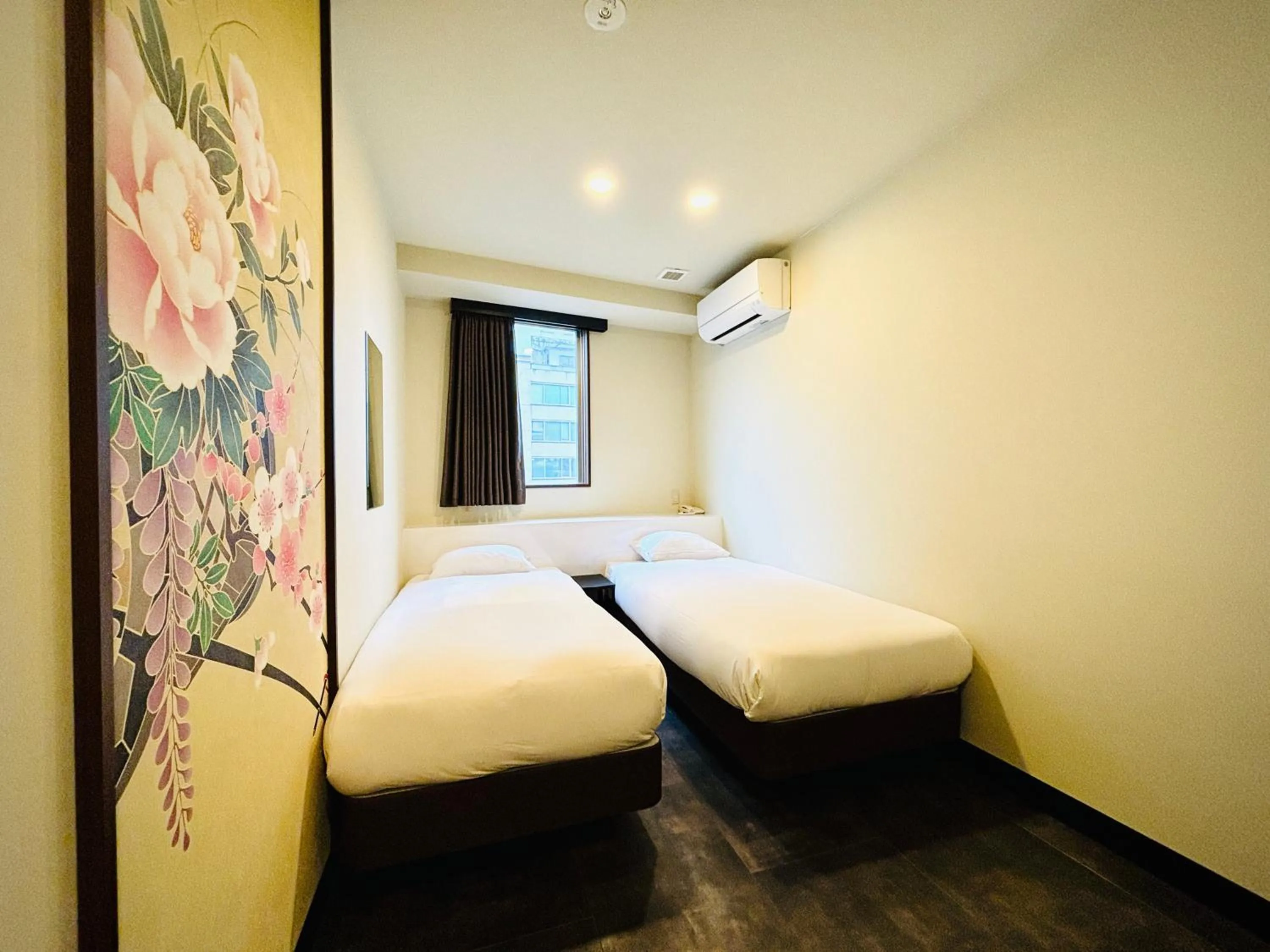 Bed in Hotel Arashi Namba No002