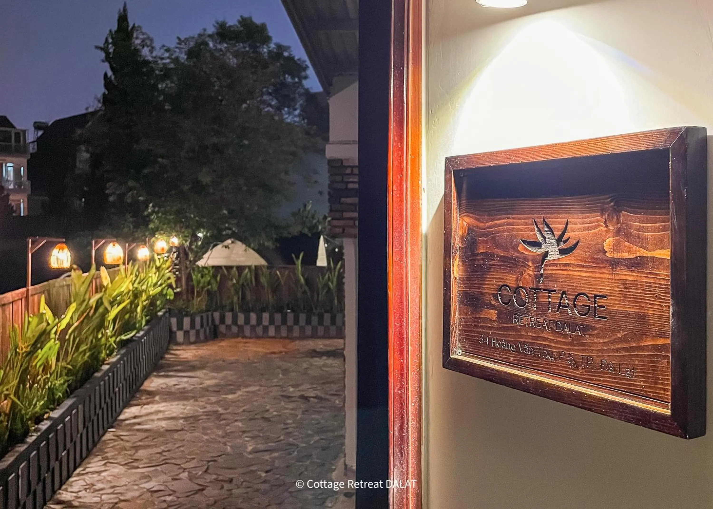 Logo/Certificate/Sign in Cottage Retreat DALAT