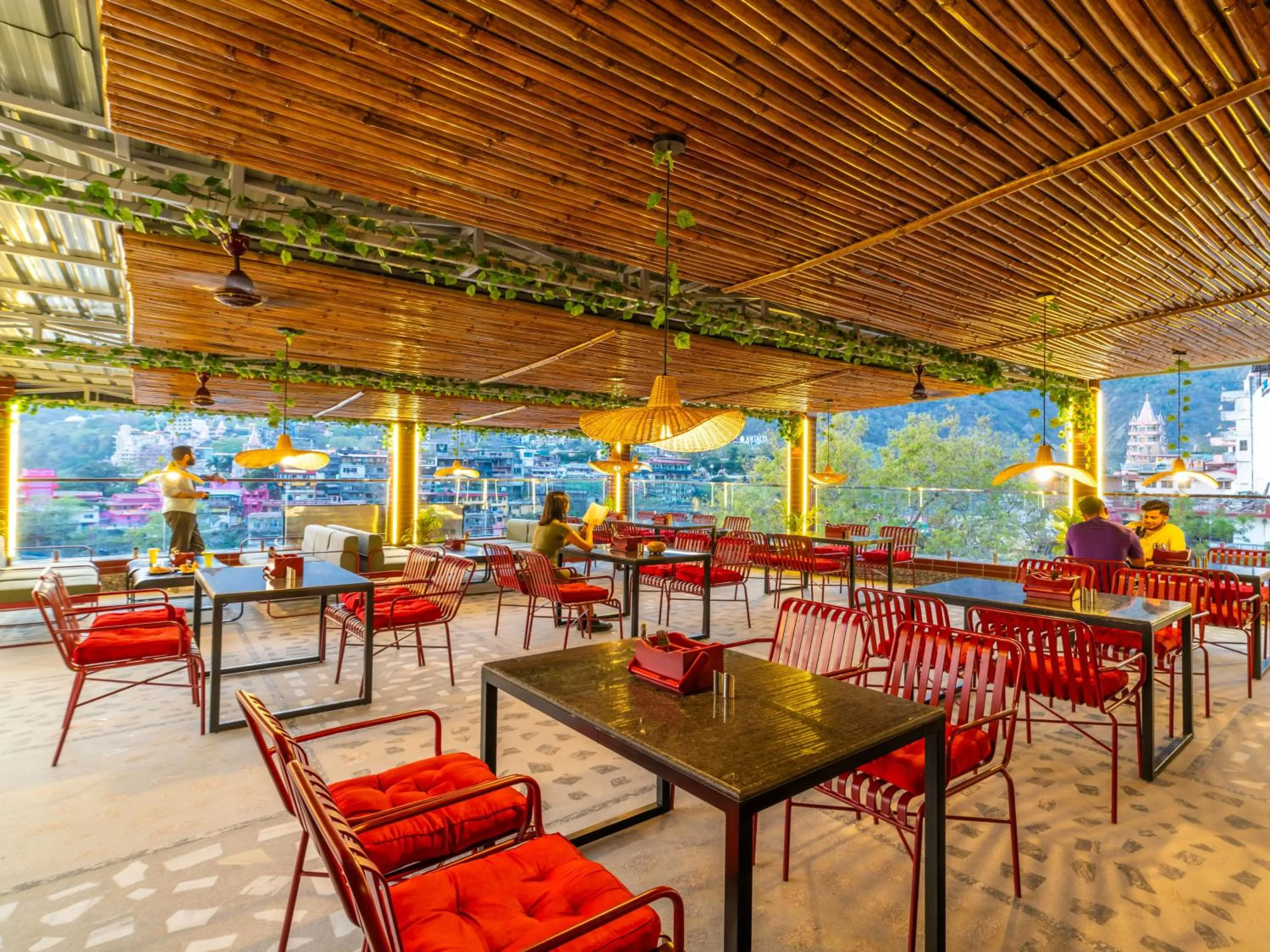 Restaurant/places to eat in The Hosteller Rishikesh, Ganges