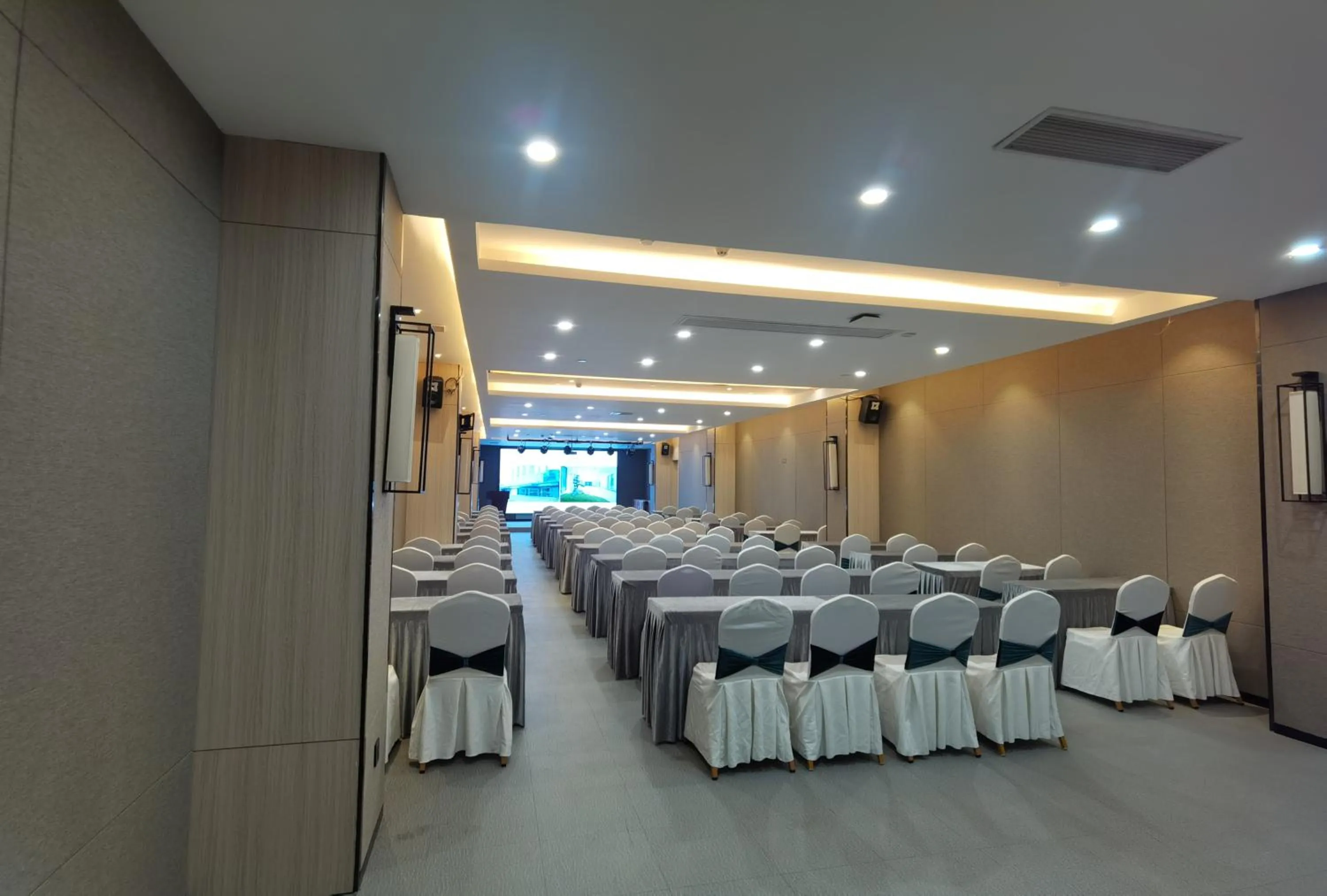 Meeting/conference room in Paco Hotel Guangzhou North Railway Station