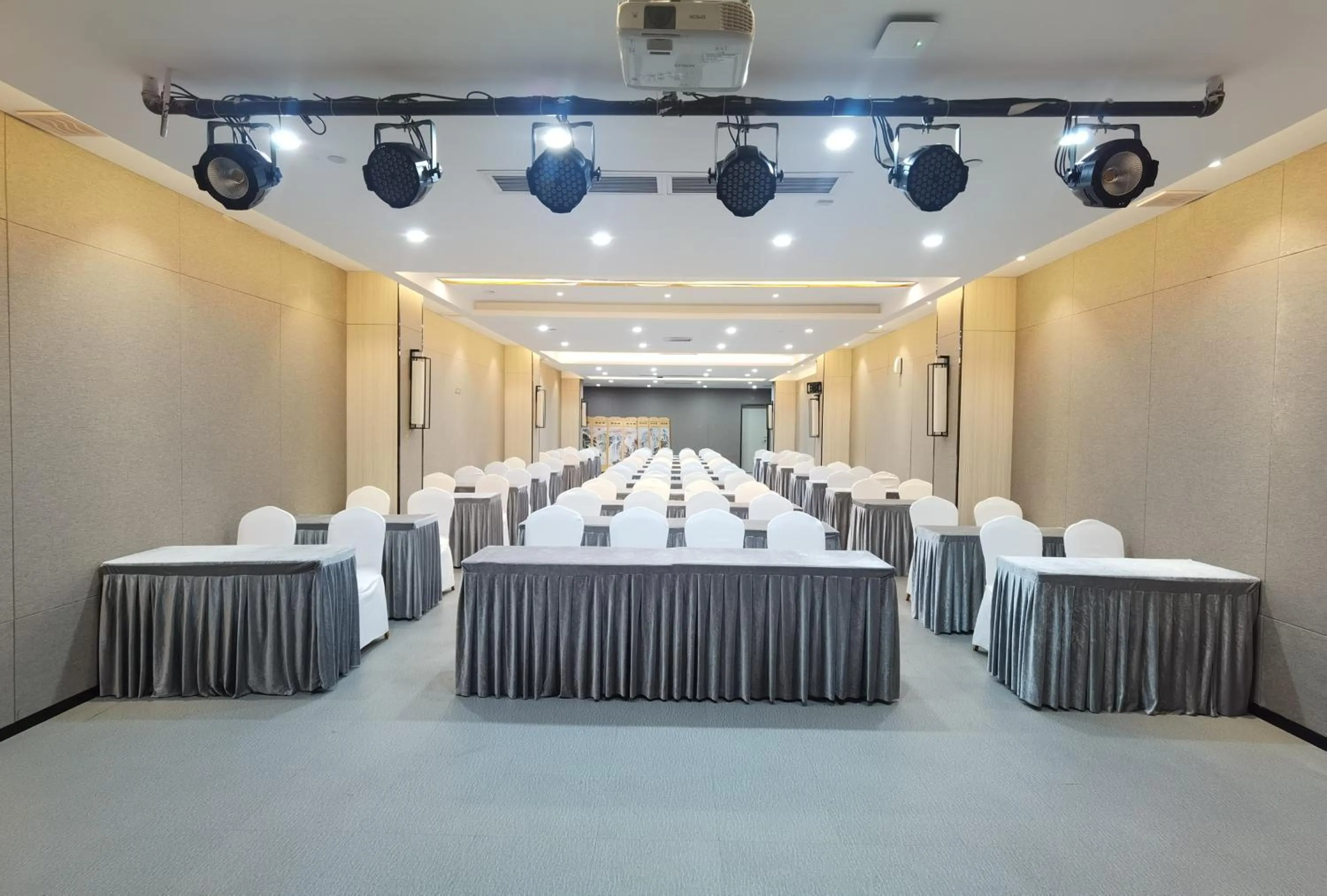 Meeting/conference room in Paco Hotel Guangzhou North Railway Station