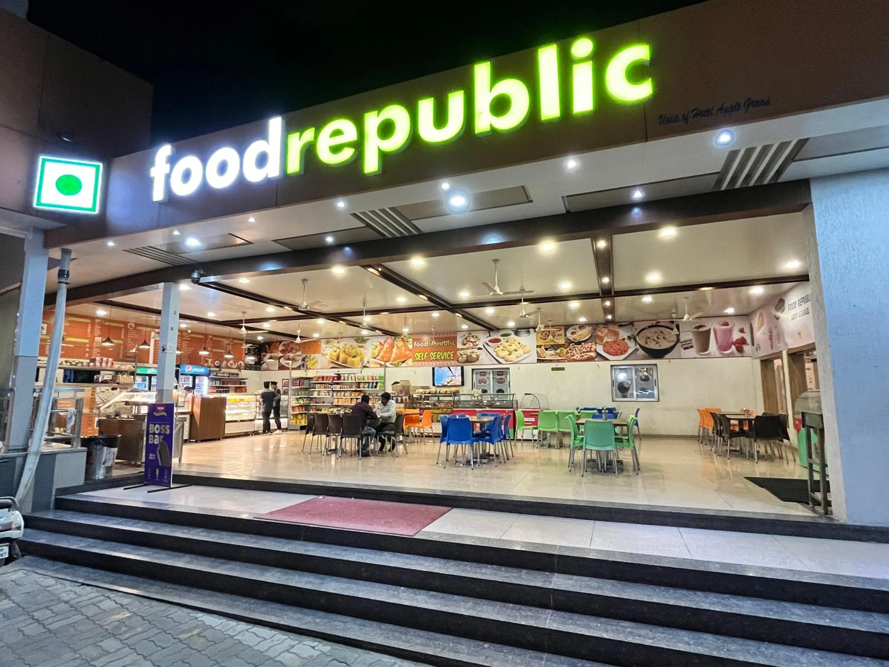 Restaurant/places to eat in Hotel Grand Darshan Vadodara