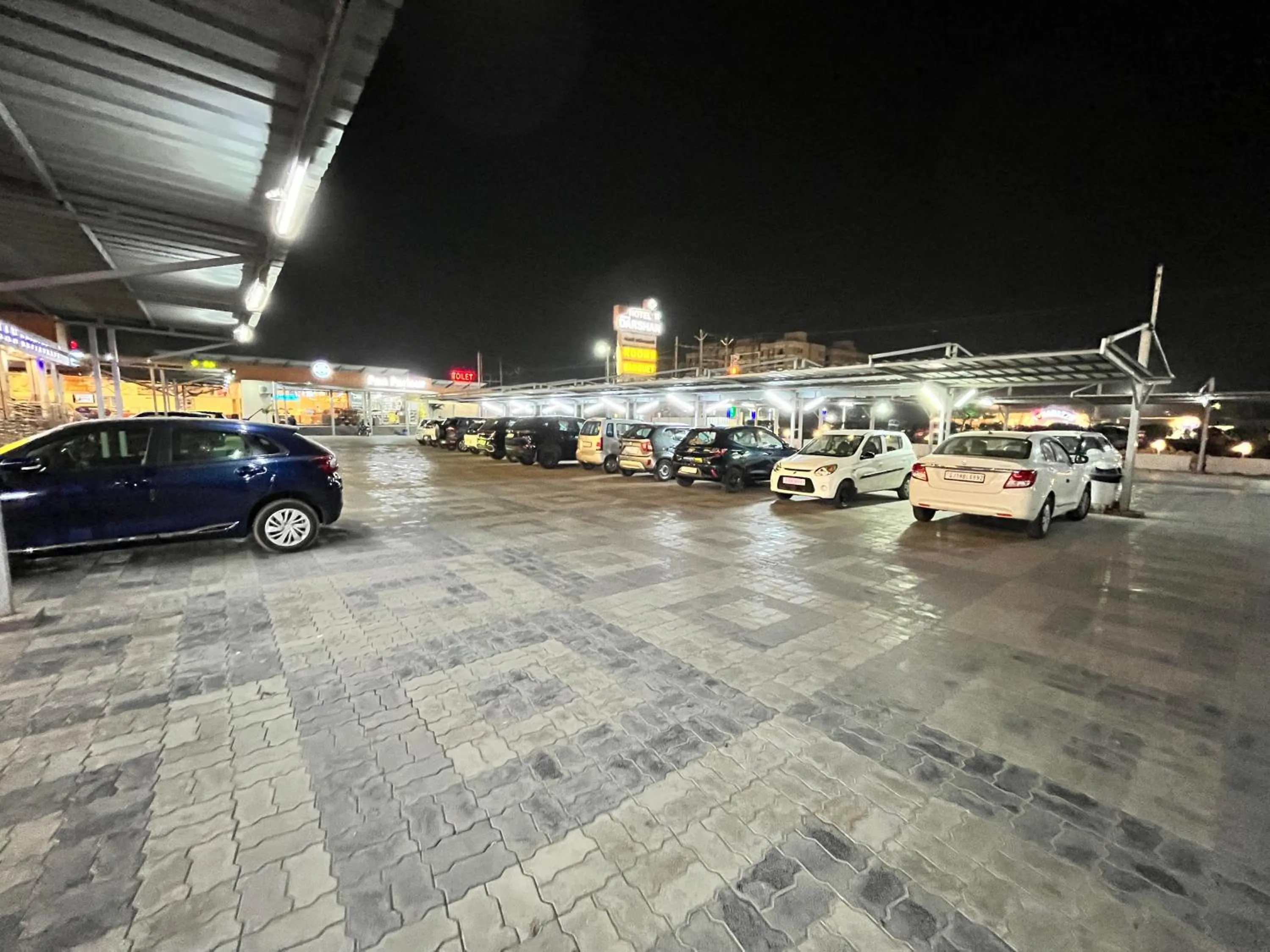 Parking in Hotel Grand Darshan Vadodara
