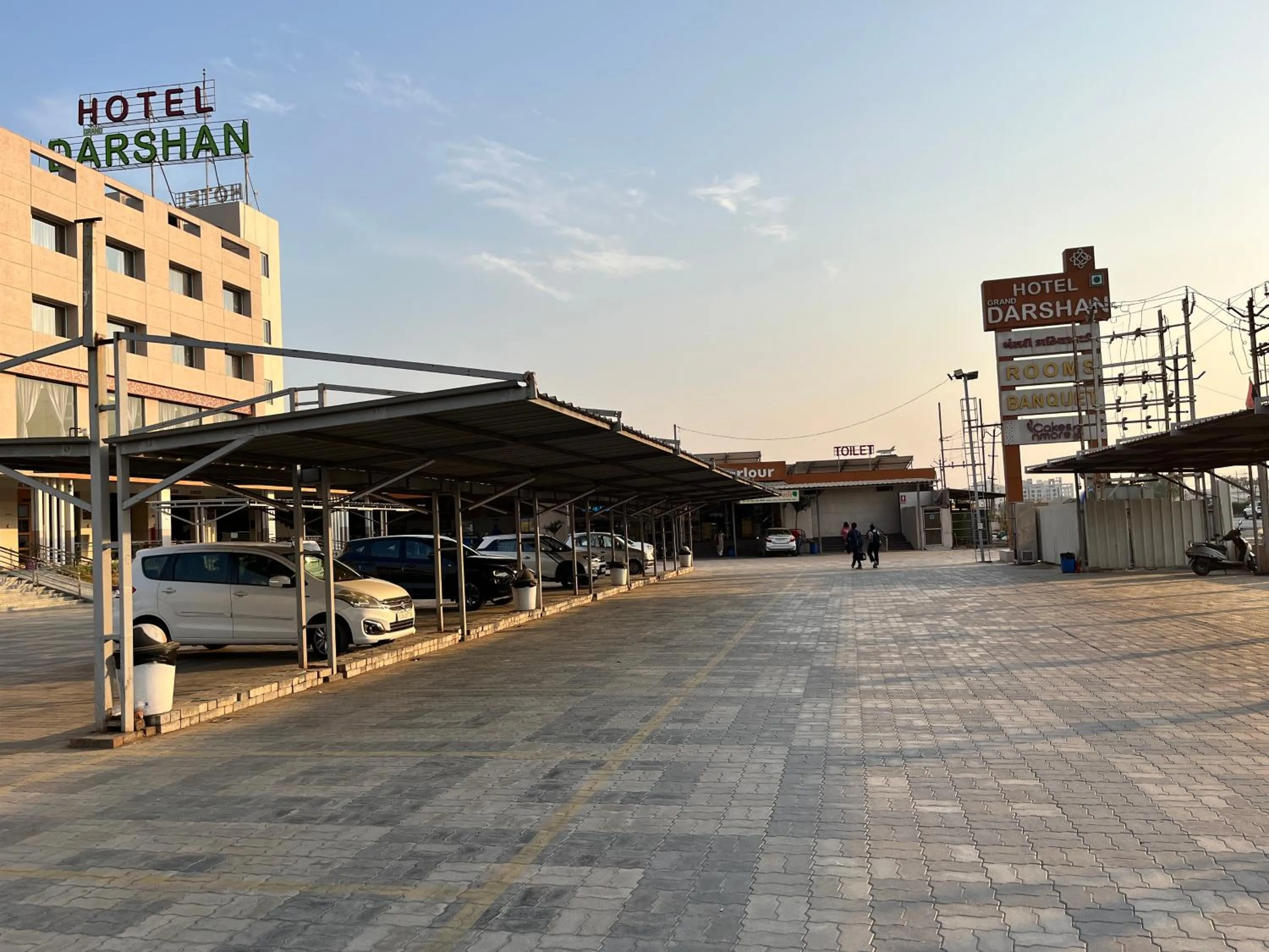 Parking in Hotel Grand Darshan Vadodara