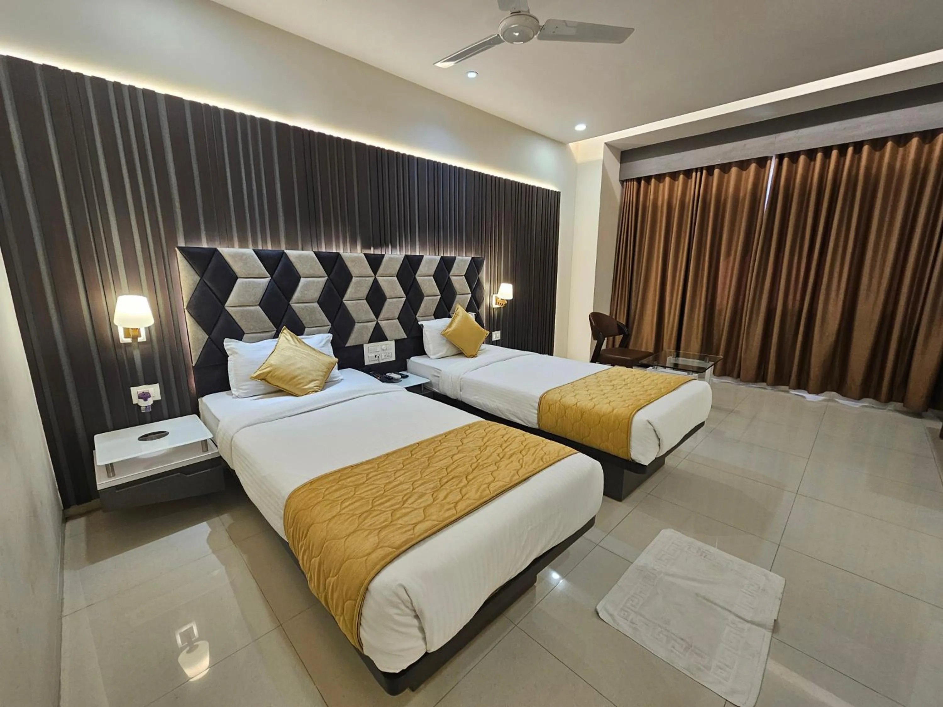 Bedroom, Bed in Hotel Grand Darshan Vadodara