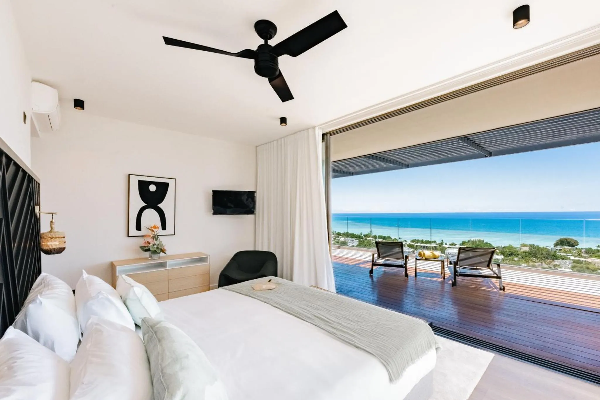 Bedroom, Bed in Legend Hill Residences and Spa