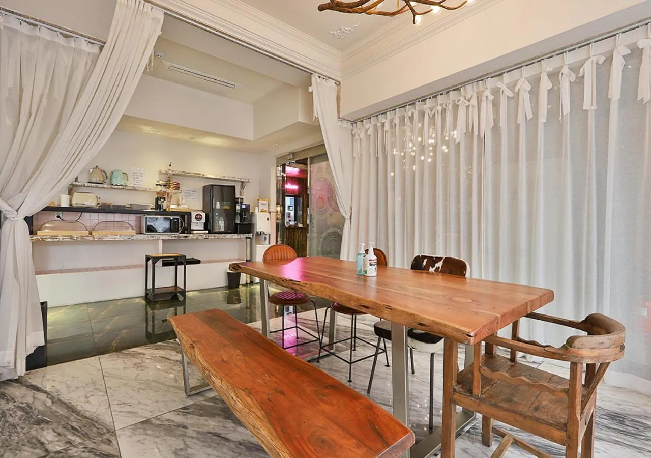 February Hotel Gimhae