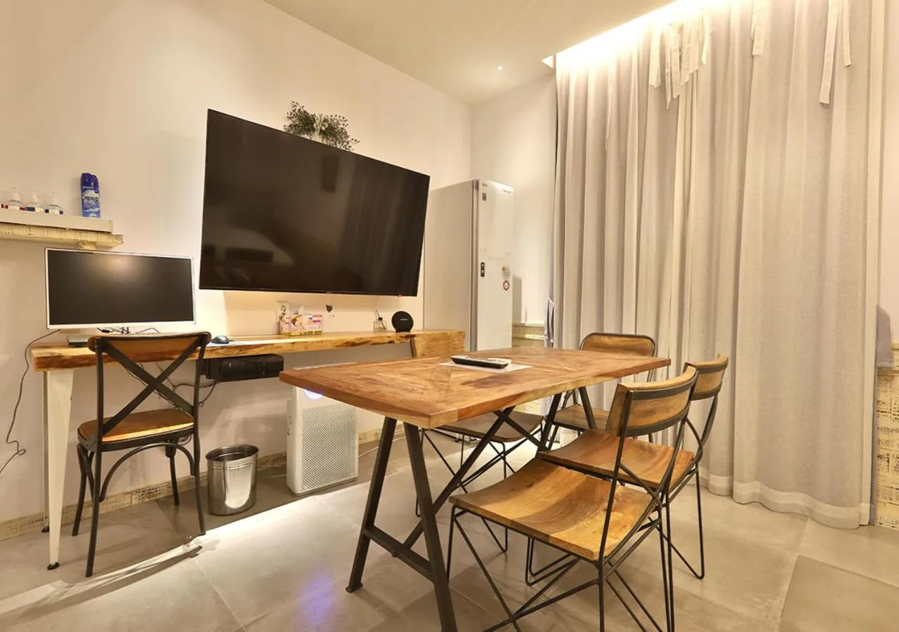 February Hotel Gimhae