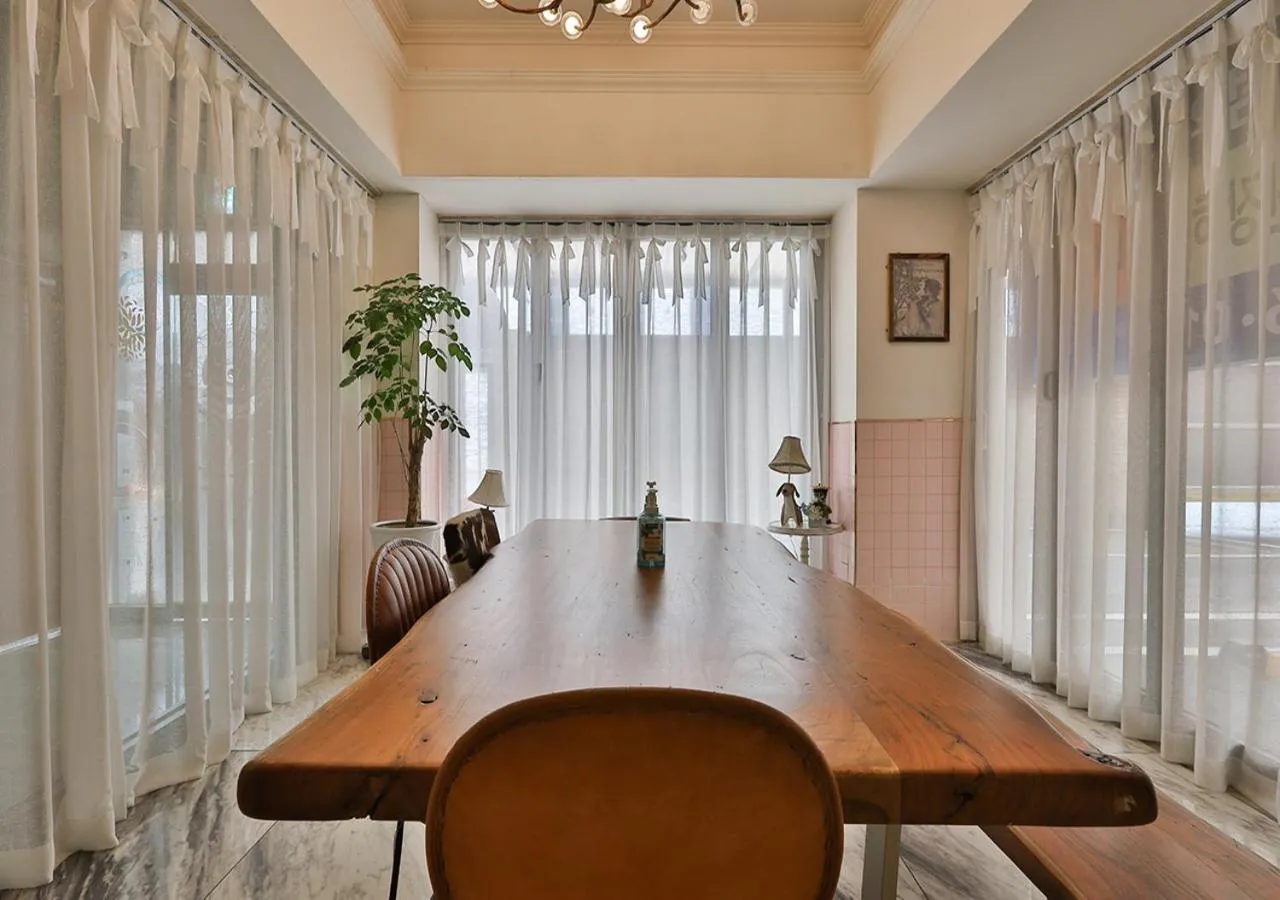 February Hotel Gimhae