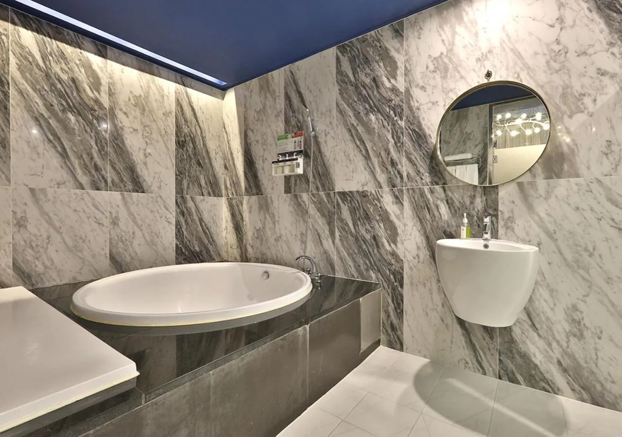 Bathroom in February Hotel Gimhae