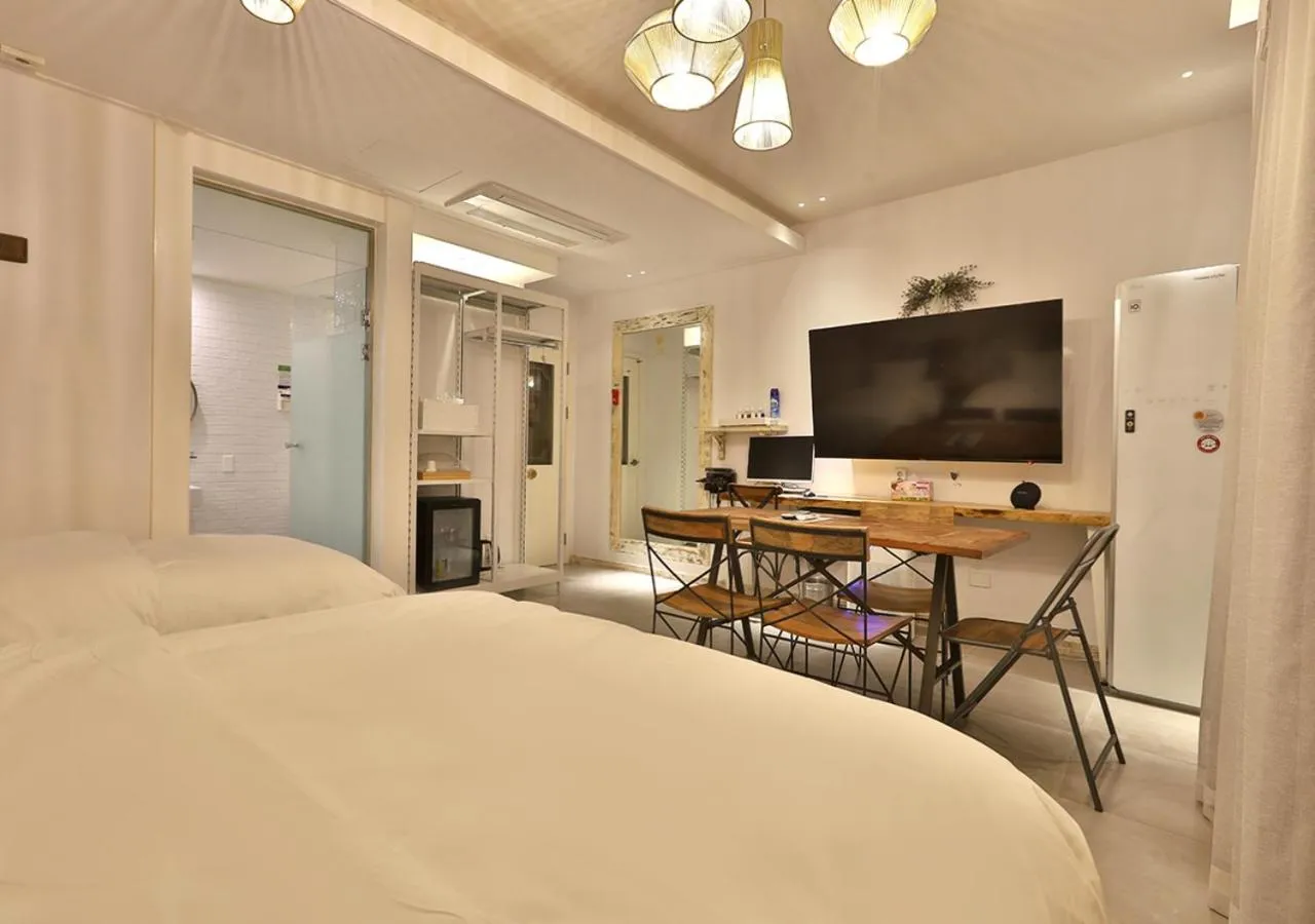 Bed in February Hotel Gimhae